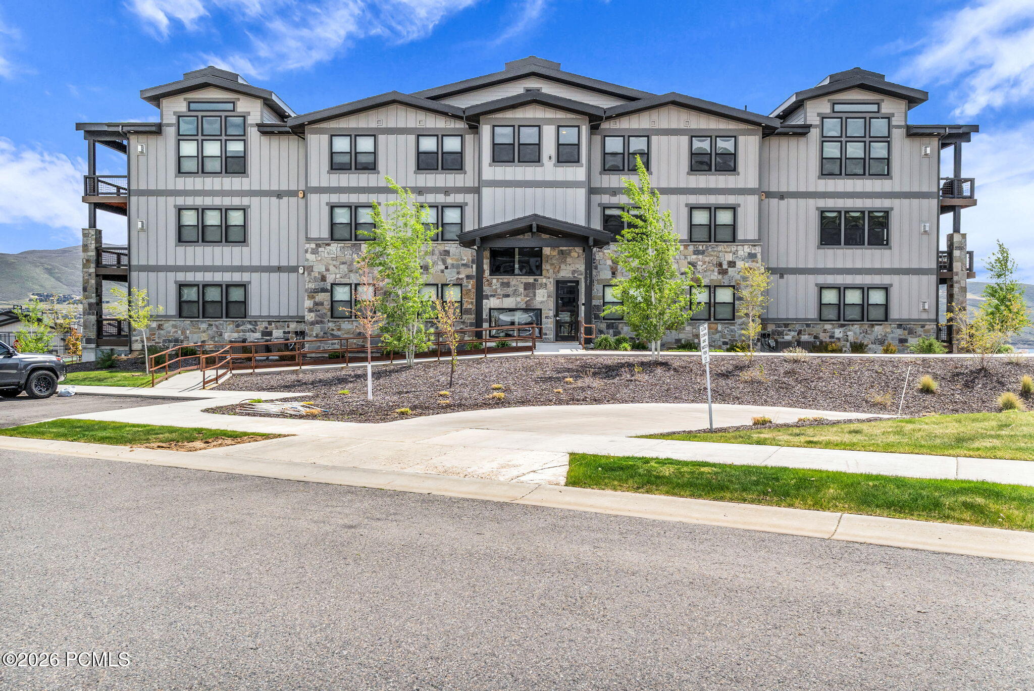 1121 W Helling Cir 302