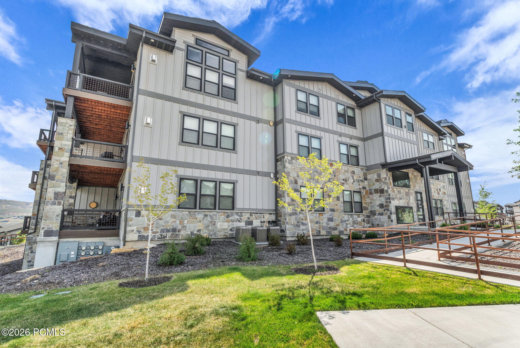 1121 W Helling Cir 302