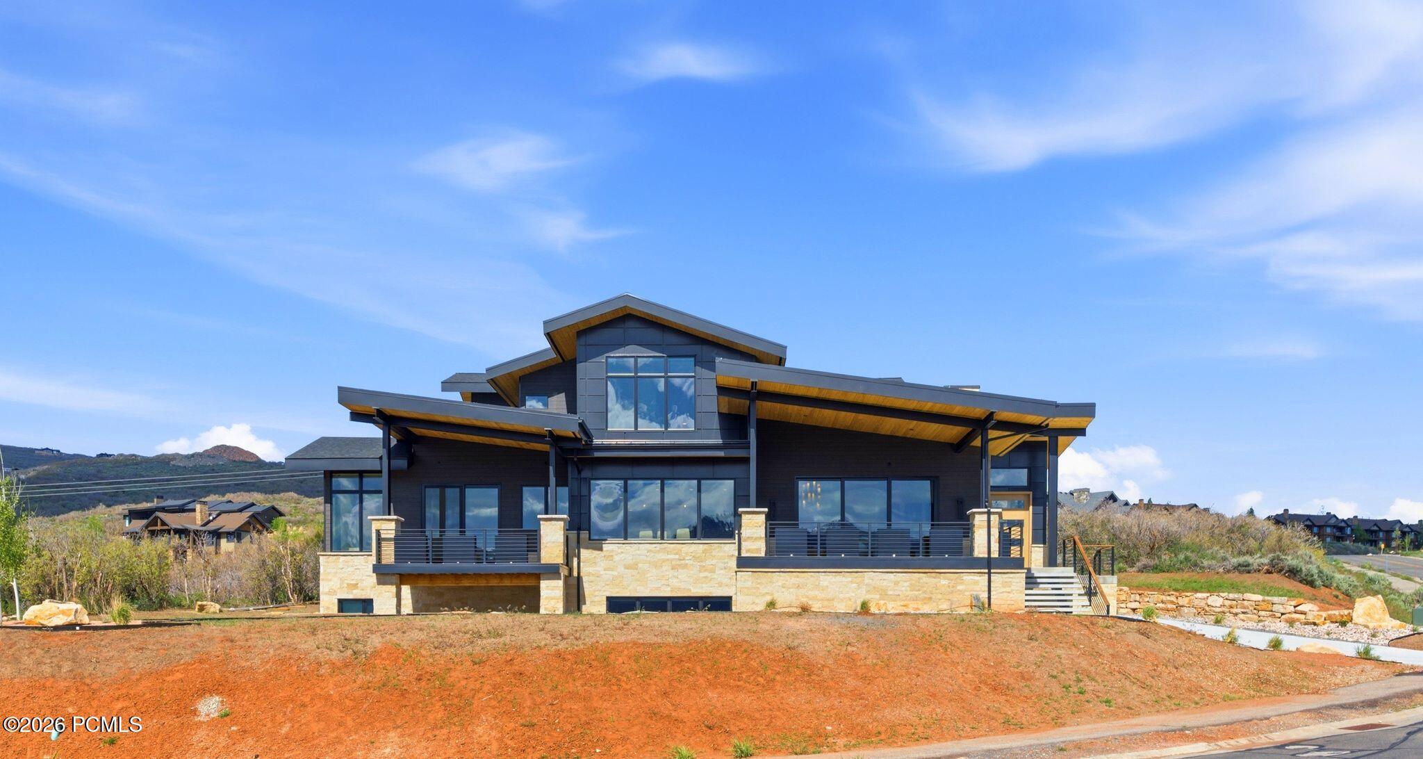 1105 E Longview Drive