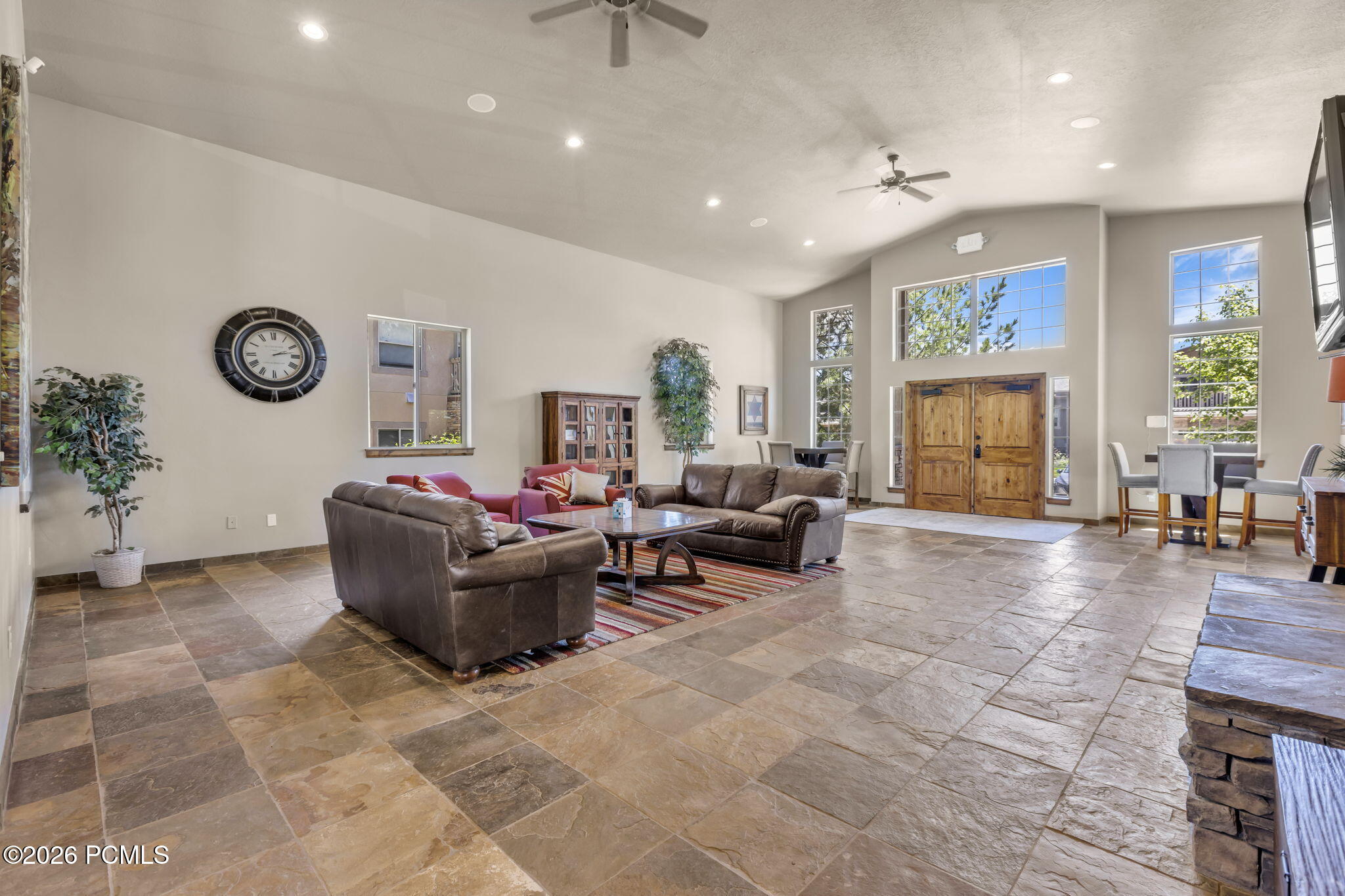 475 W 1150 North 4