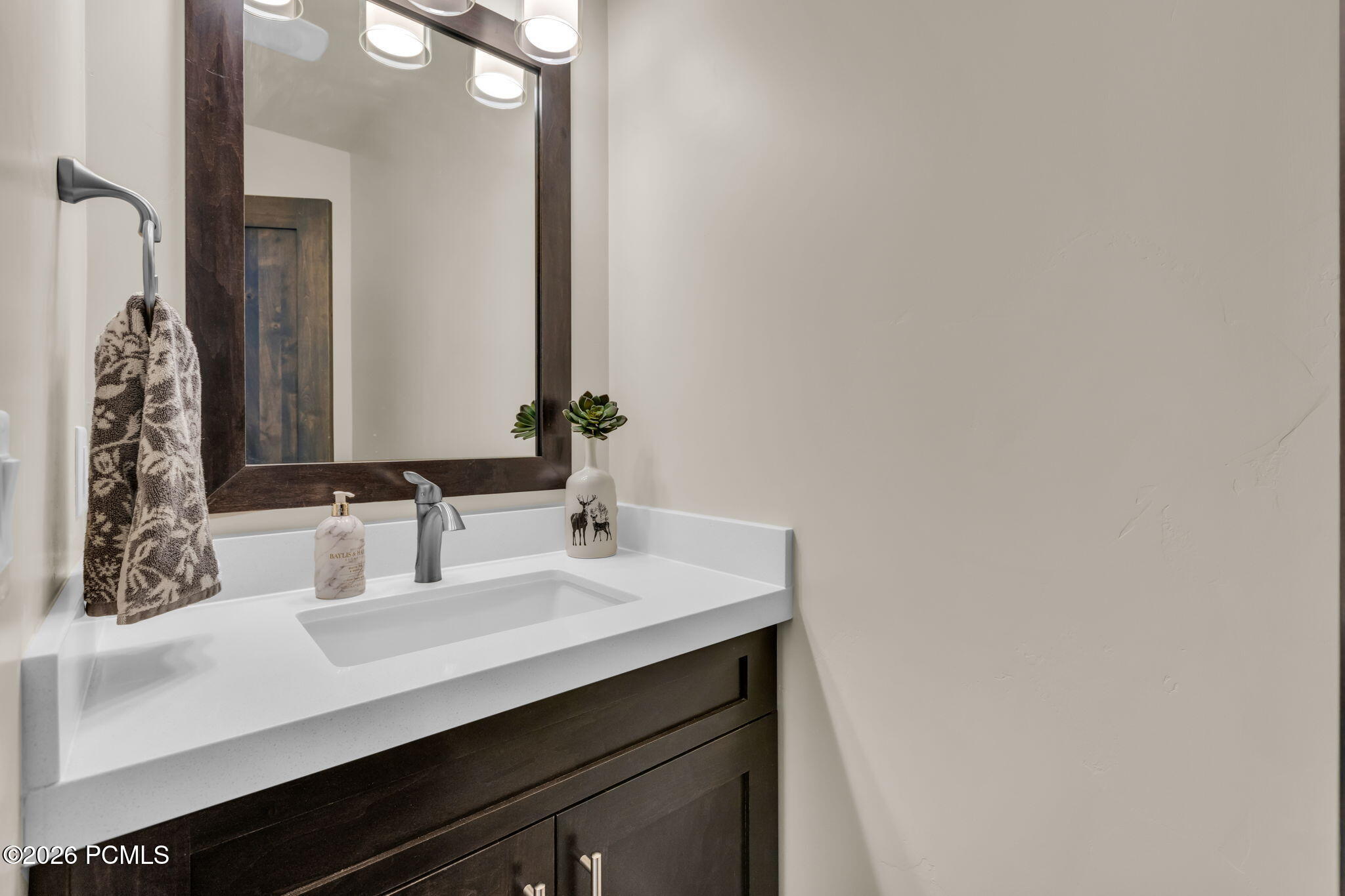 475 W 1150 North 4