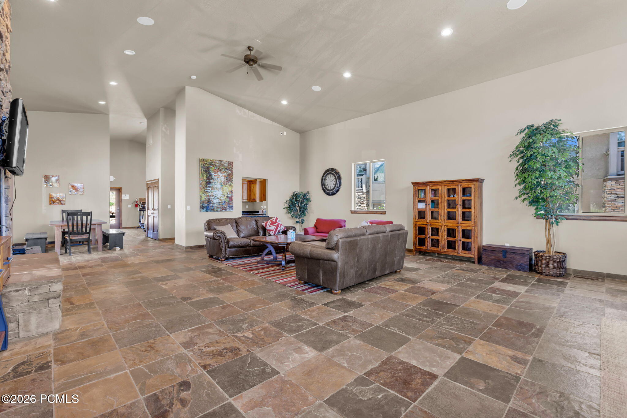 475 W 1150 North 4