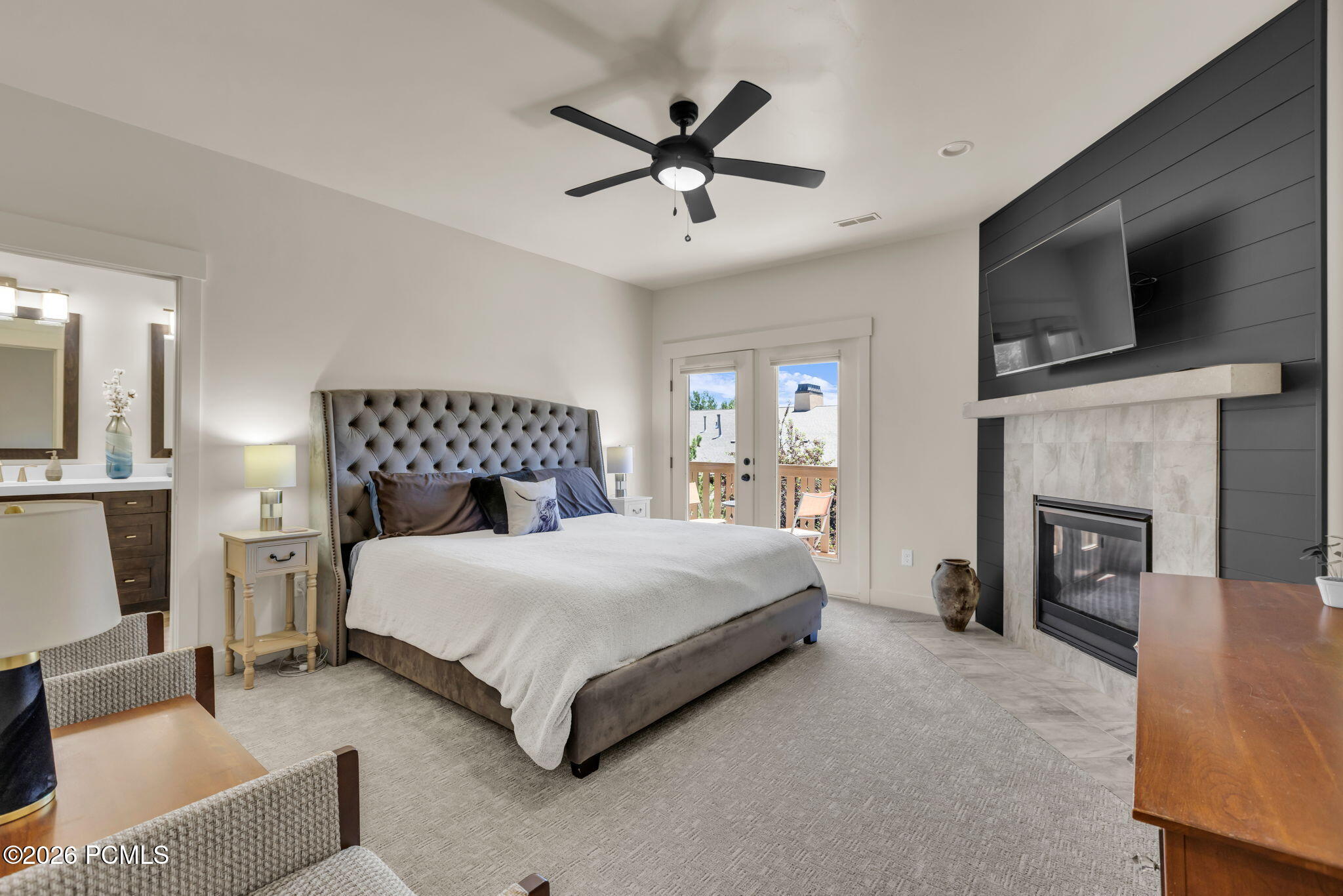475 W 1150 North 4