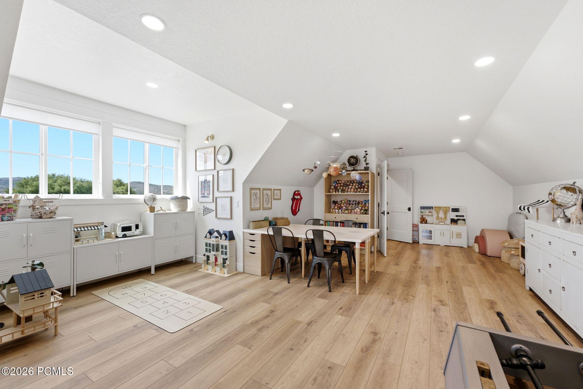 858 Crabapple Court