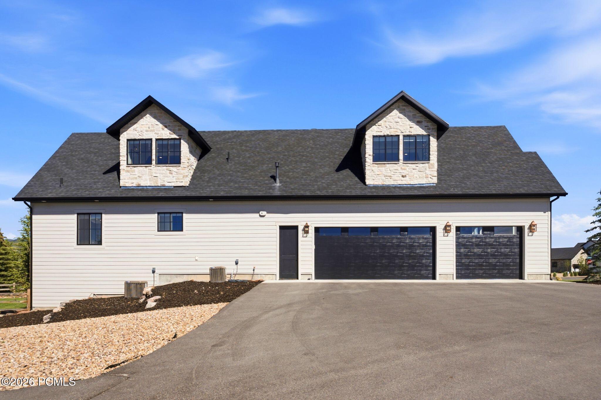 858 Crabapple Court