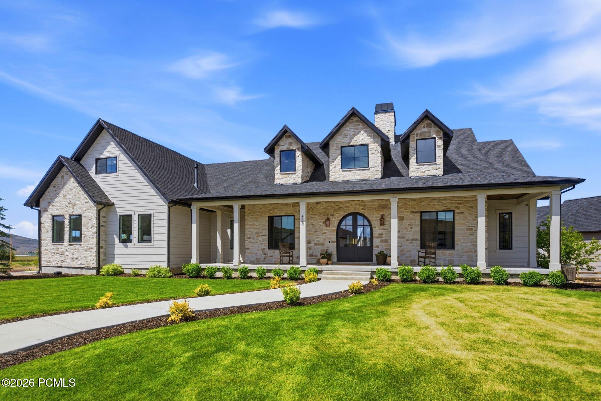 858 Crabapple Court