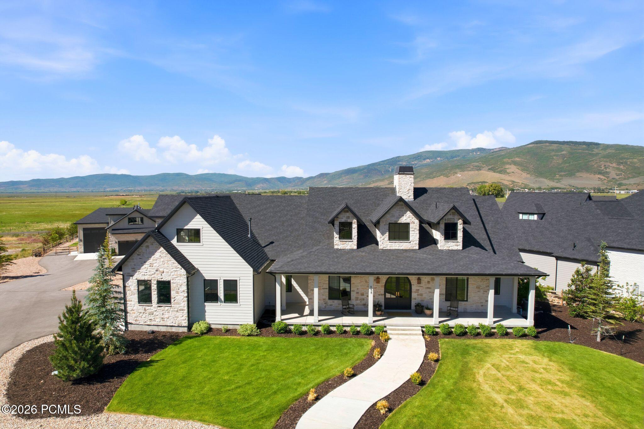 858 Crabapple Court
