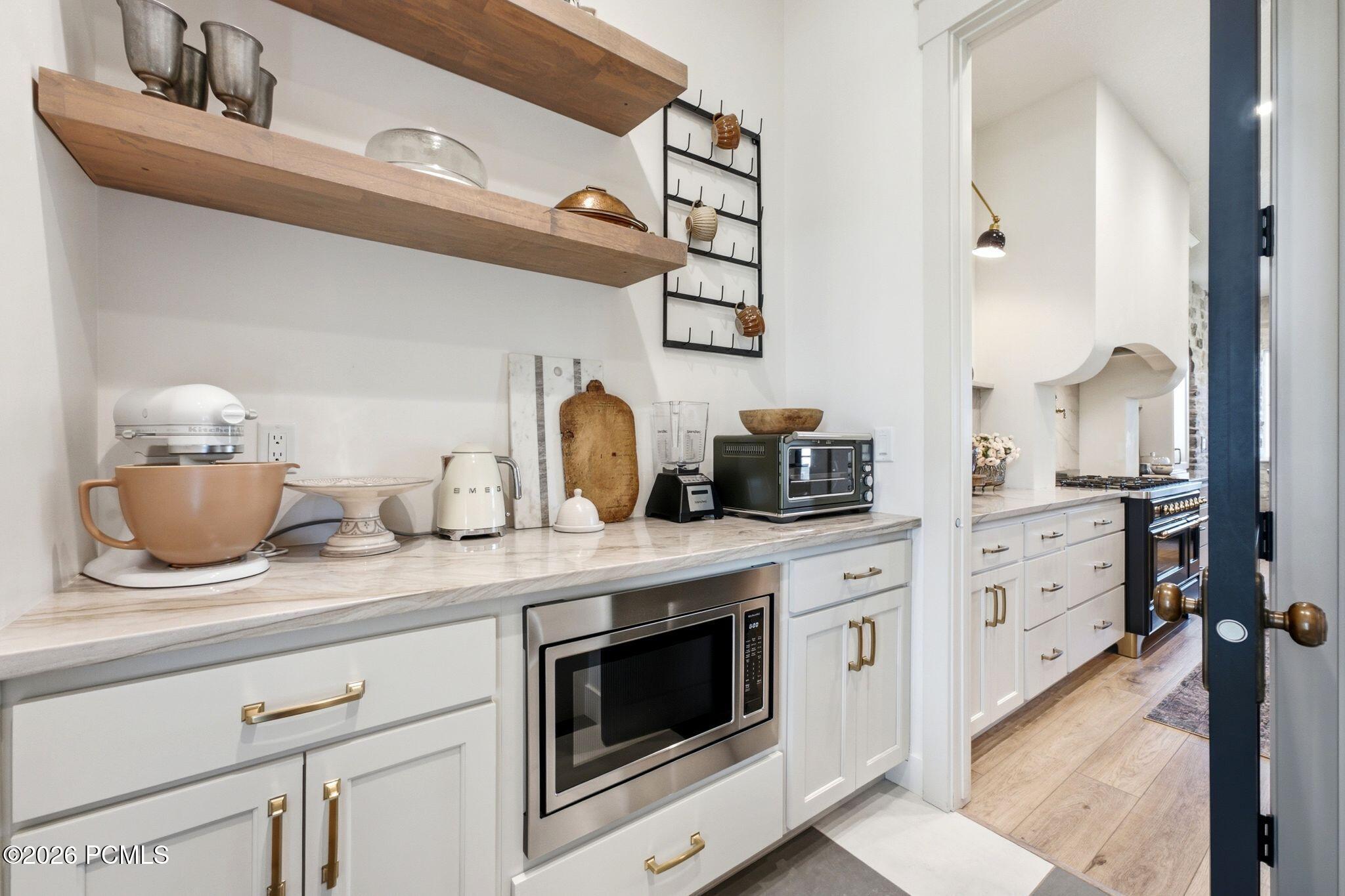 858 Crabapple Court