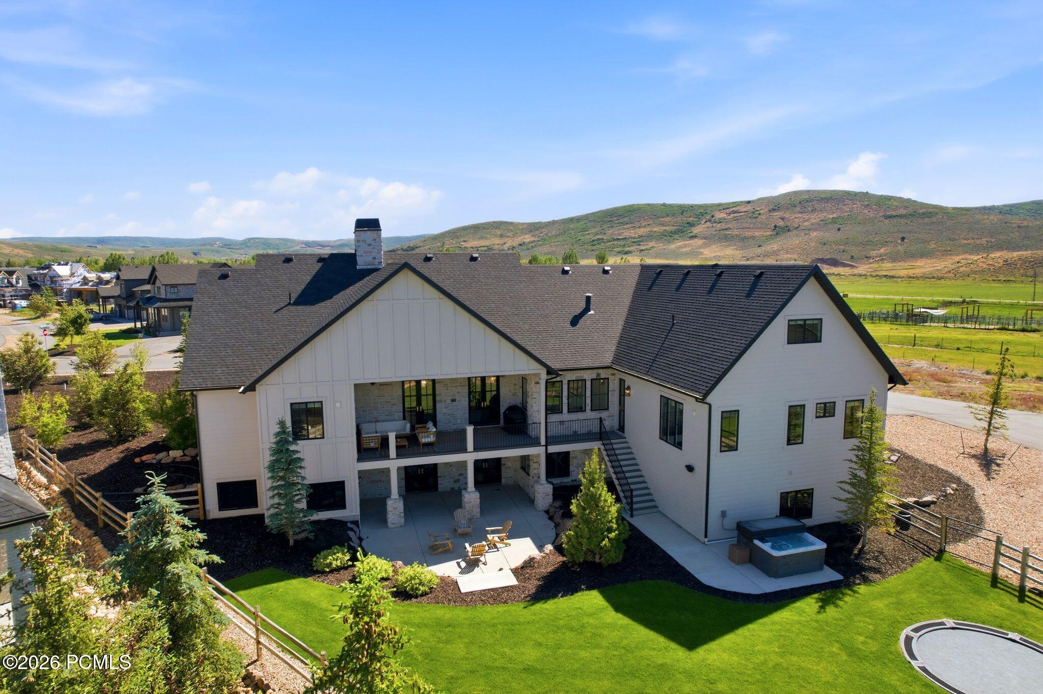 858 Crabapple Court