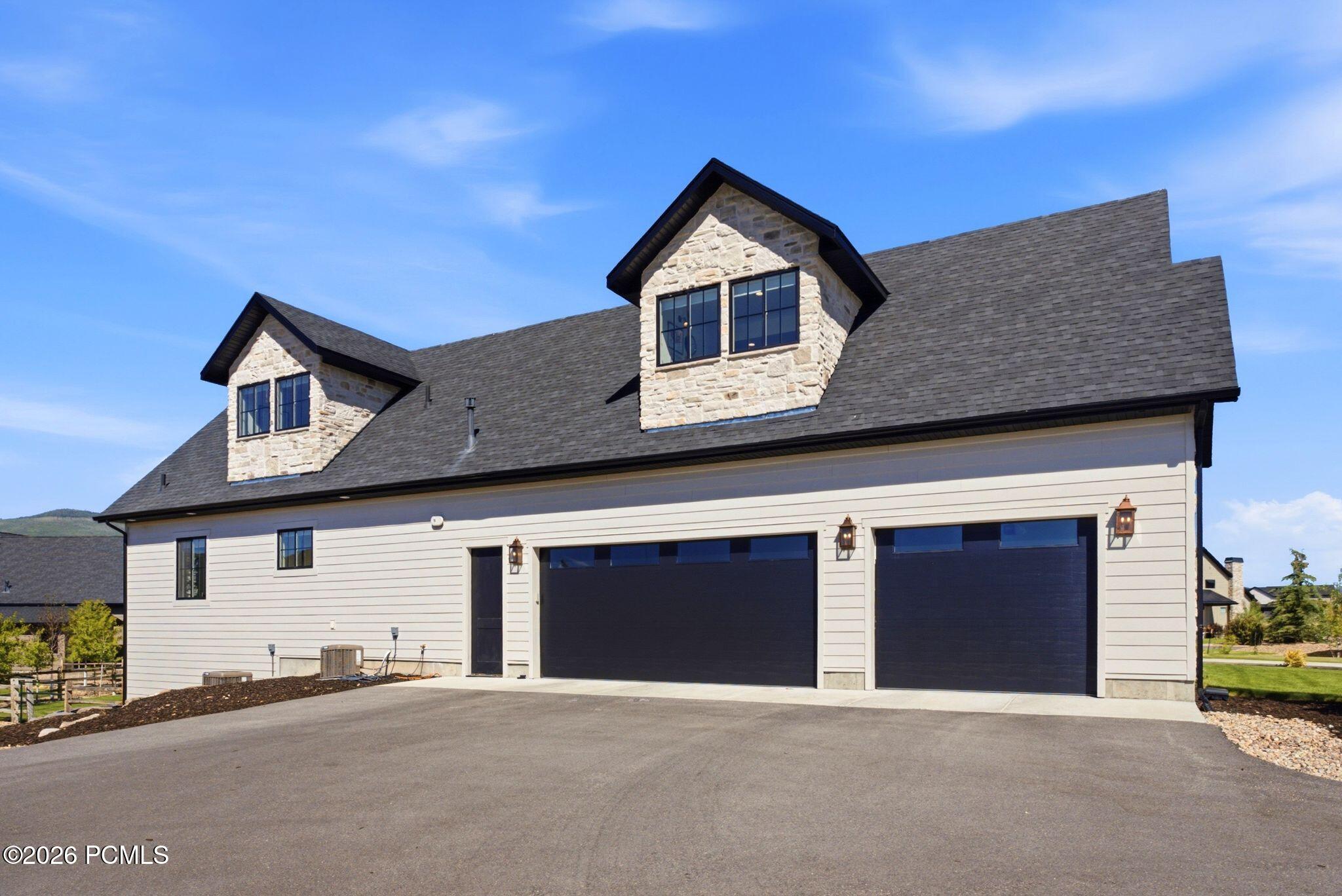 858 Crabapple Court