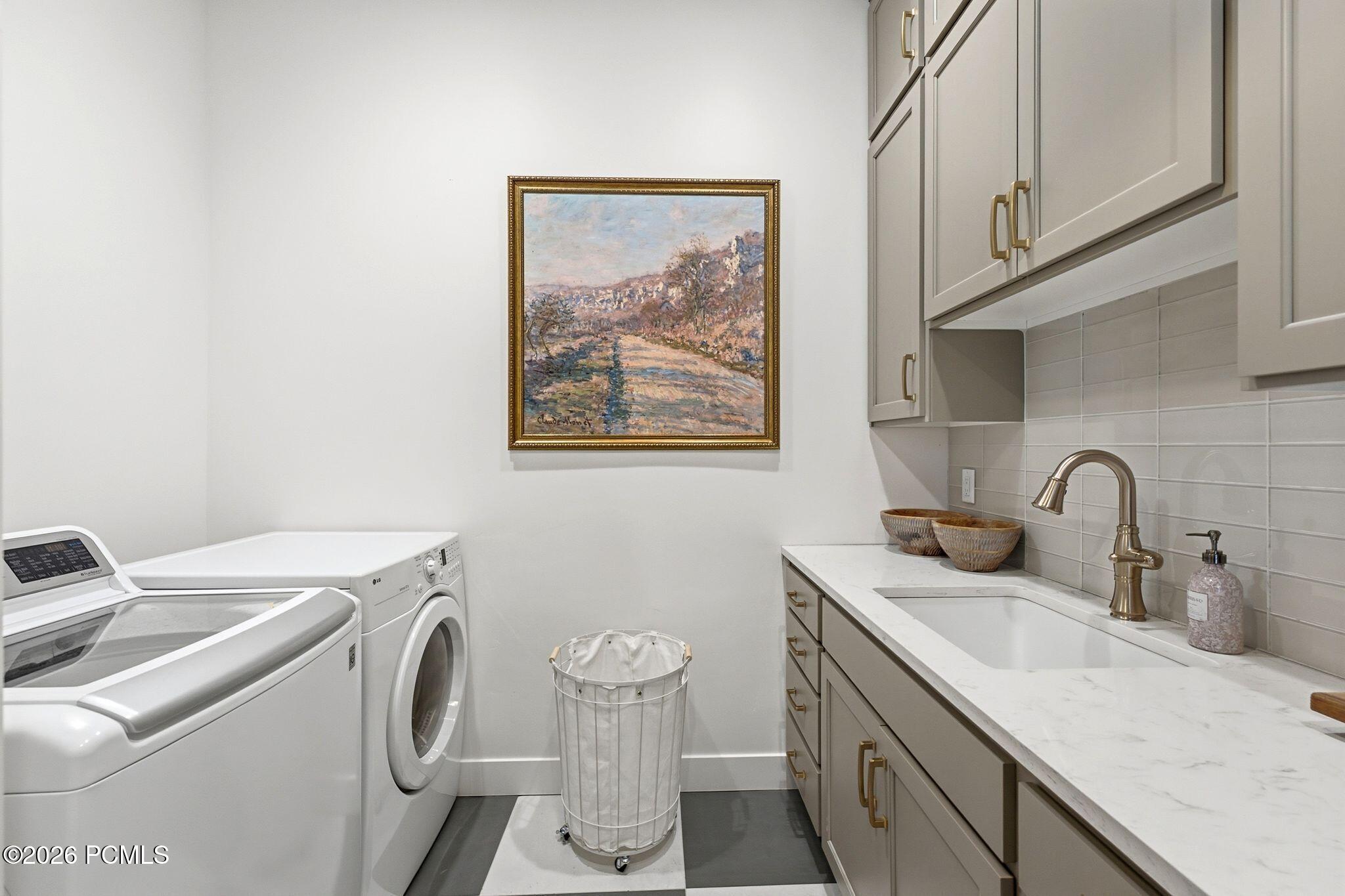 858 Crabapple Court