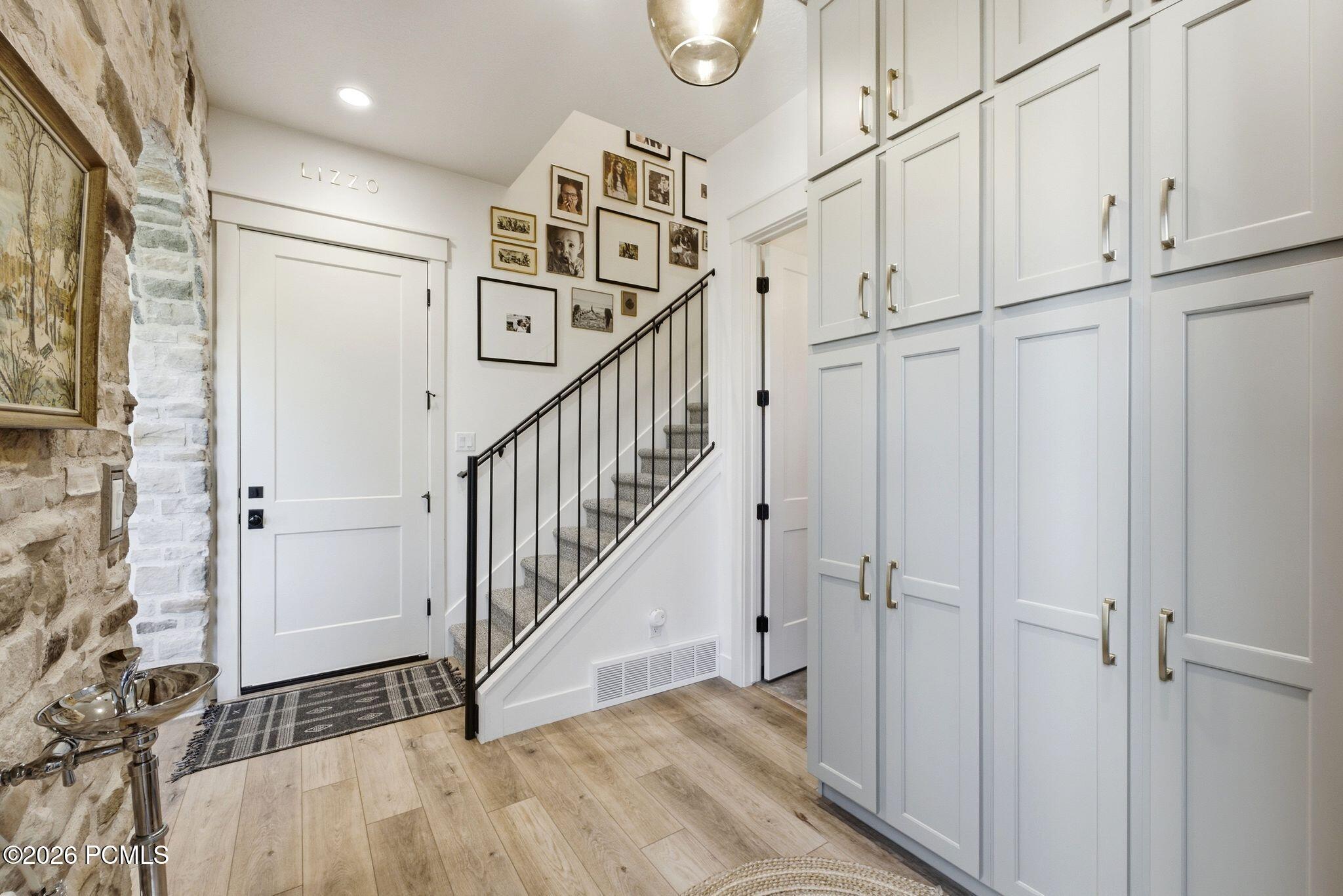 858 Crabapple Court