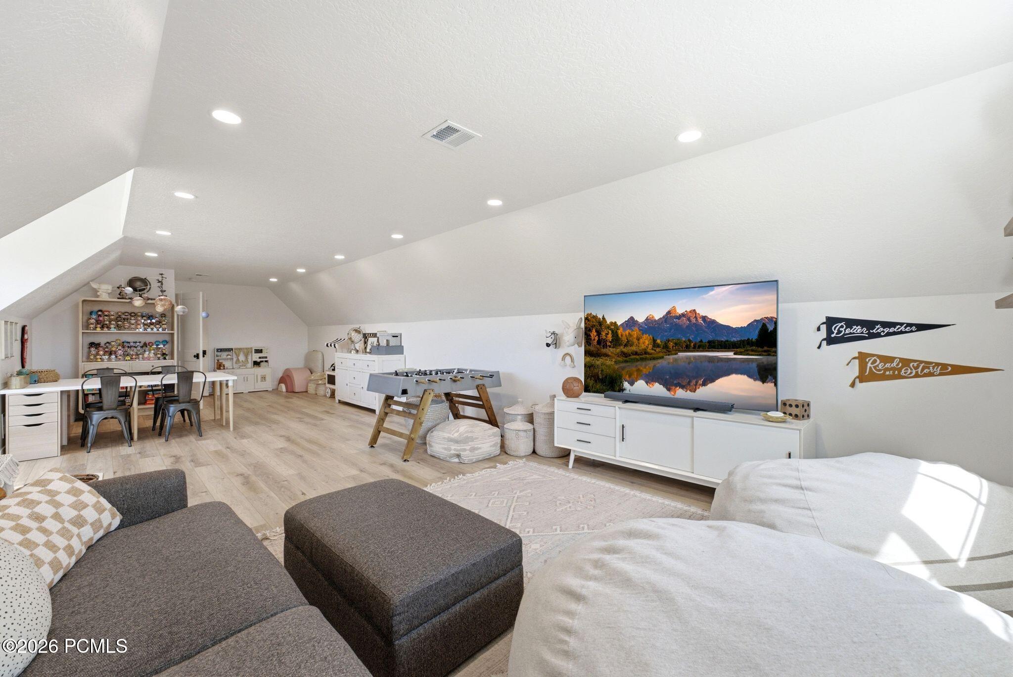 858 Crabapple Court