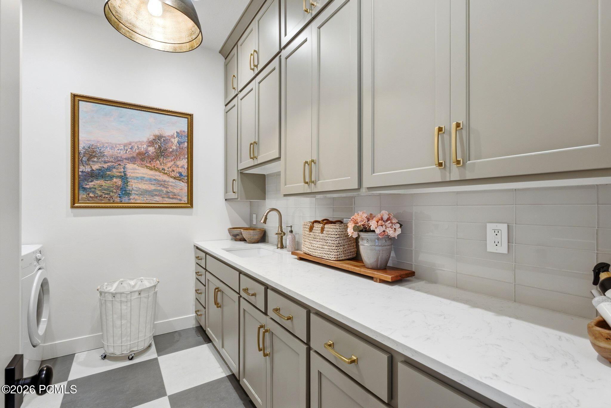858 Crabapple Court