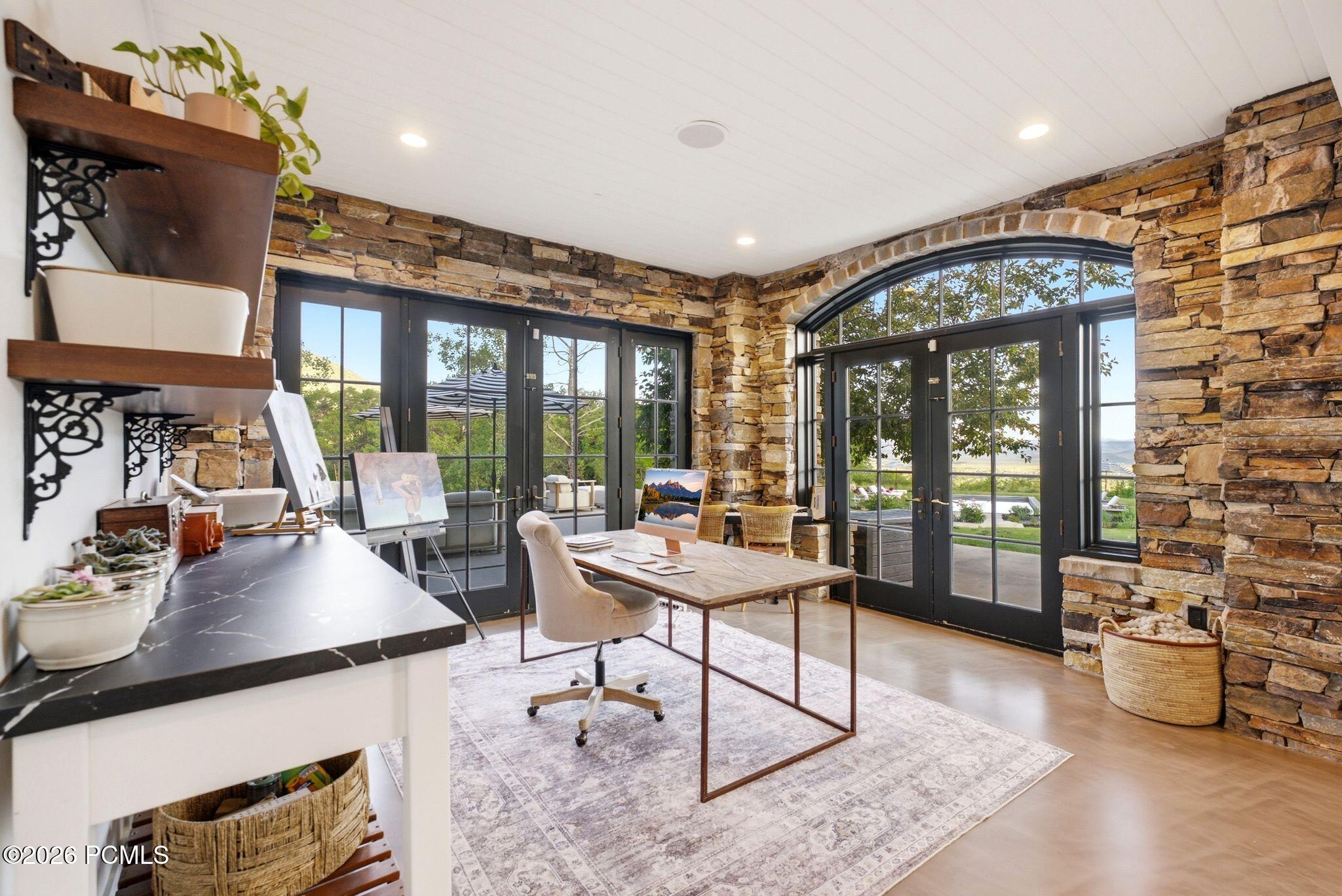 5971 N Maple Ridge Trl