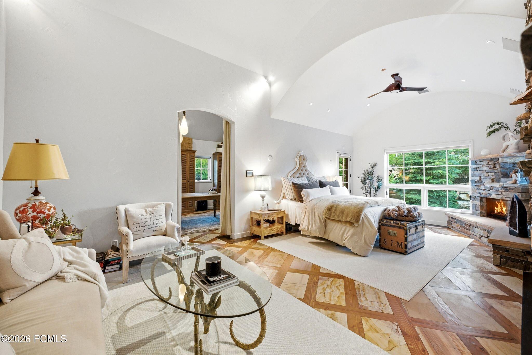 5971 N Maple Ridge Trl