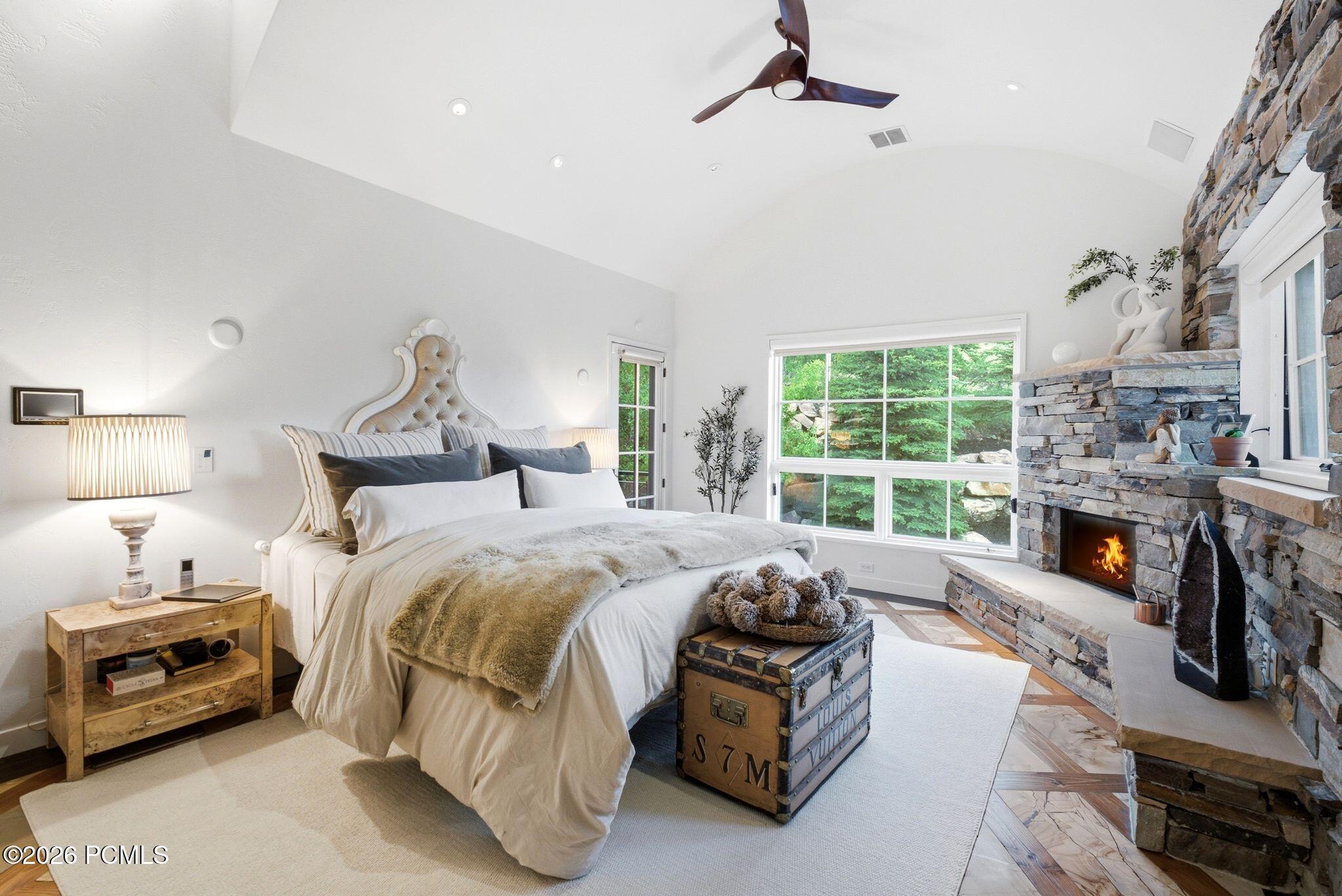 5971 N Maple Ridge Trl