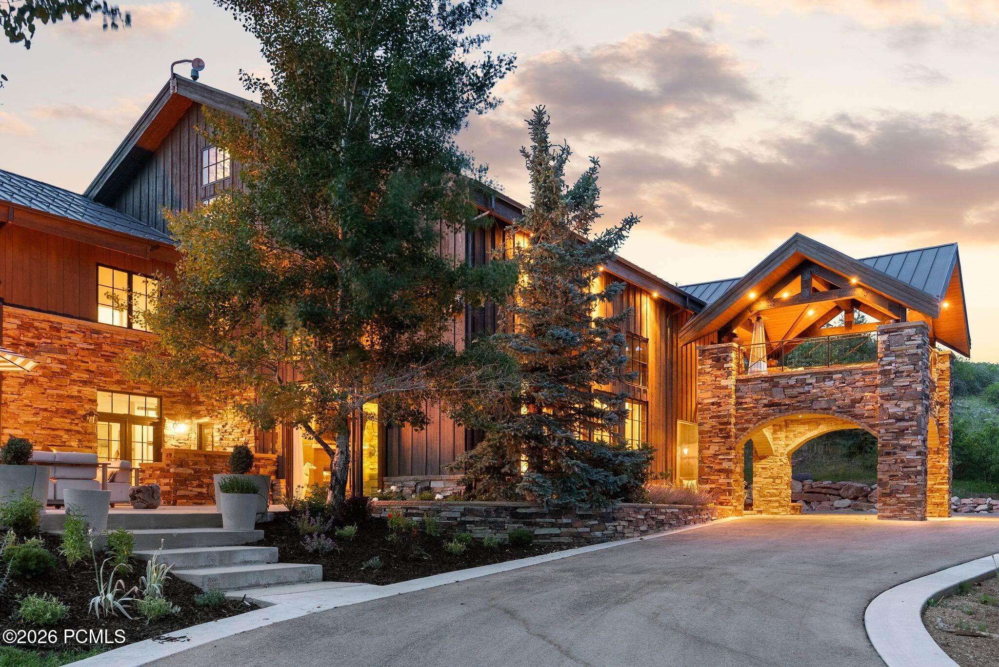 5971 N Maple Ridge Trl