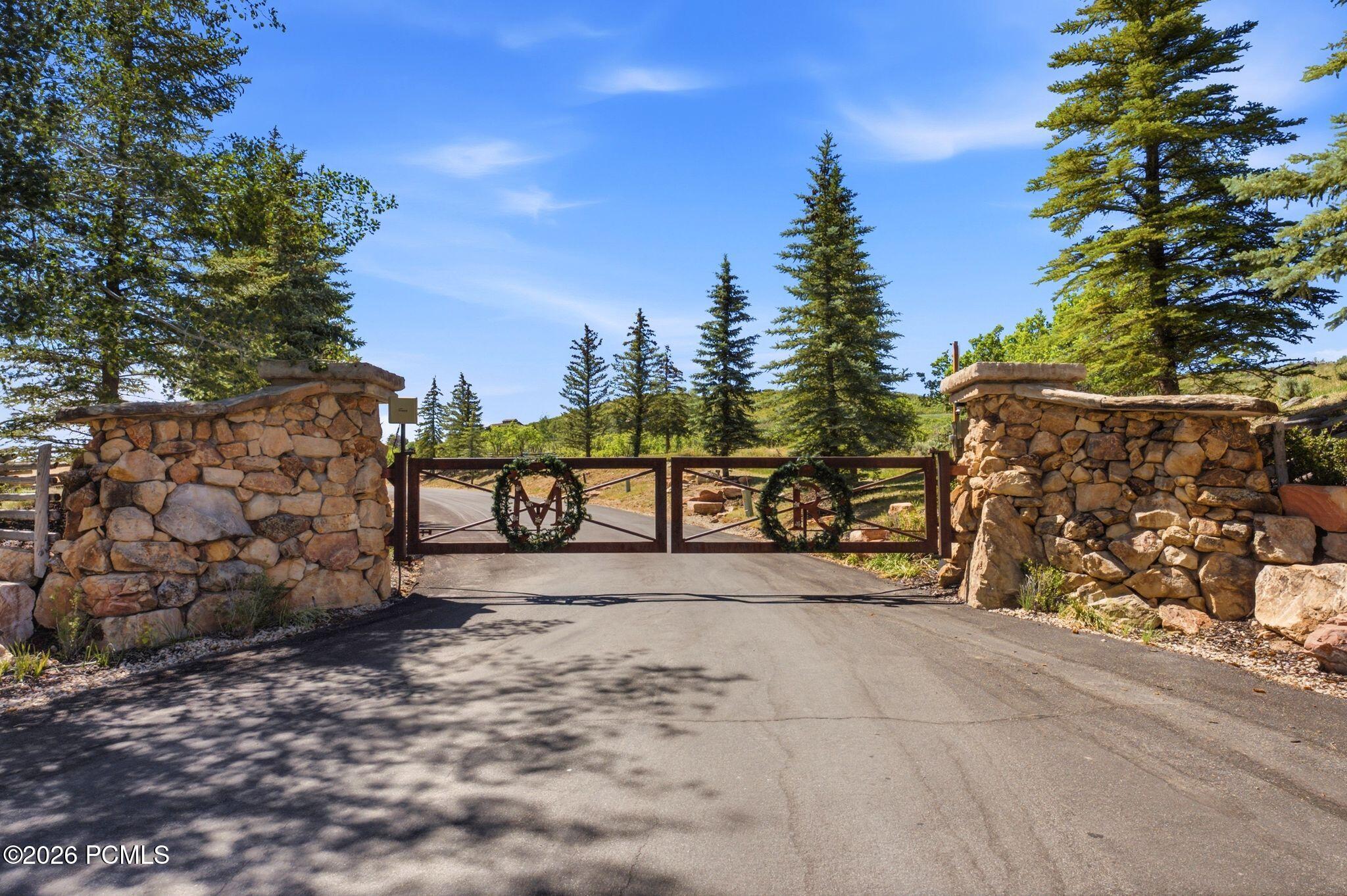 5971 N Maple Ridge Trl