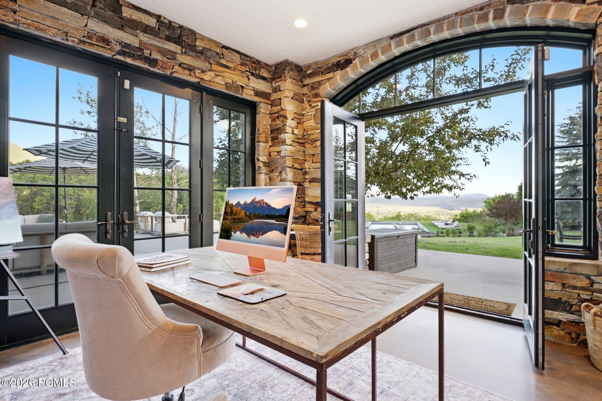 5971 N Maple Ridge Trl
