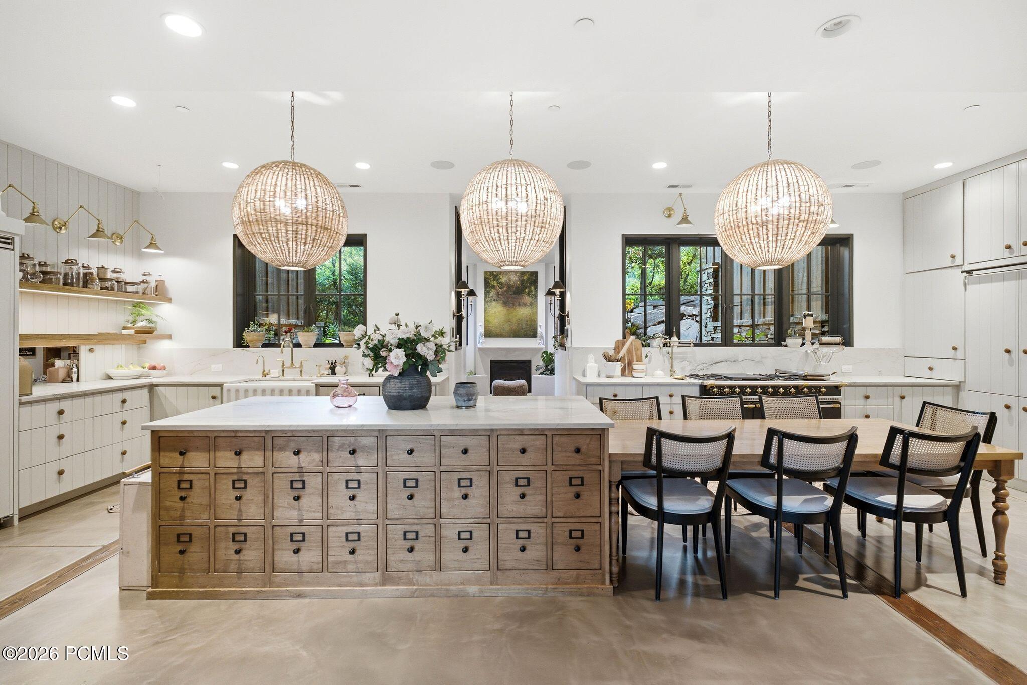 5971 N Maple Ridge Trl