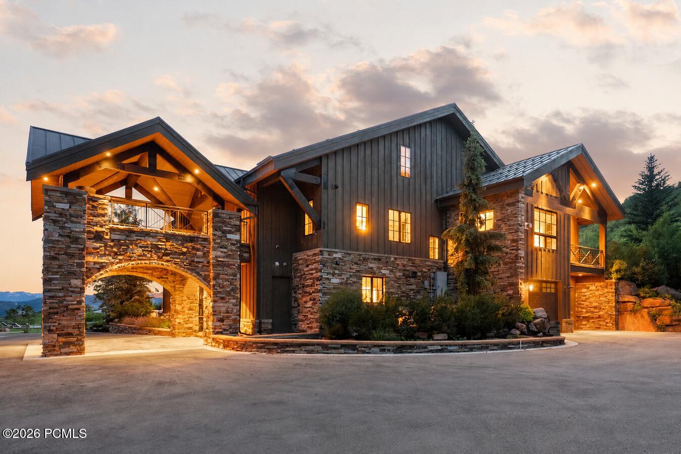 5971 N Maple Ridge Trl