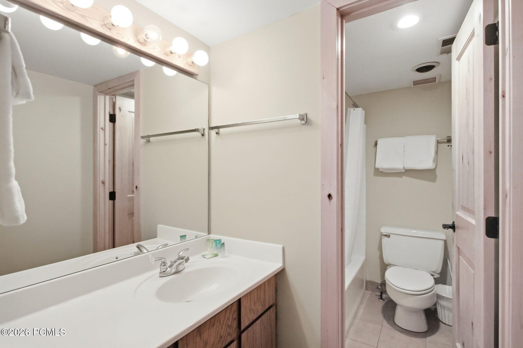 1525 Park Avenue 206