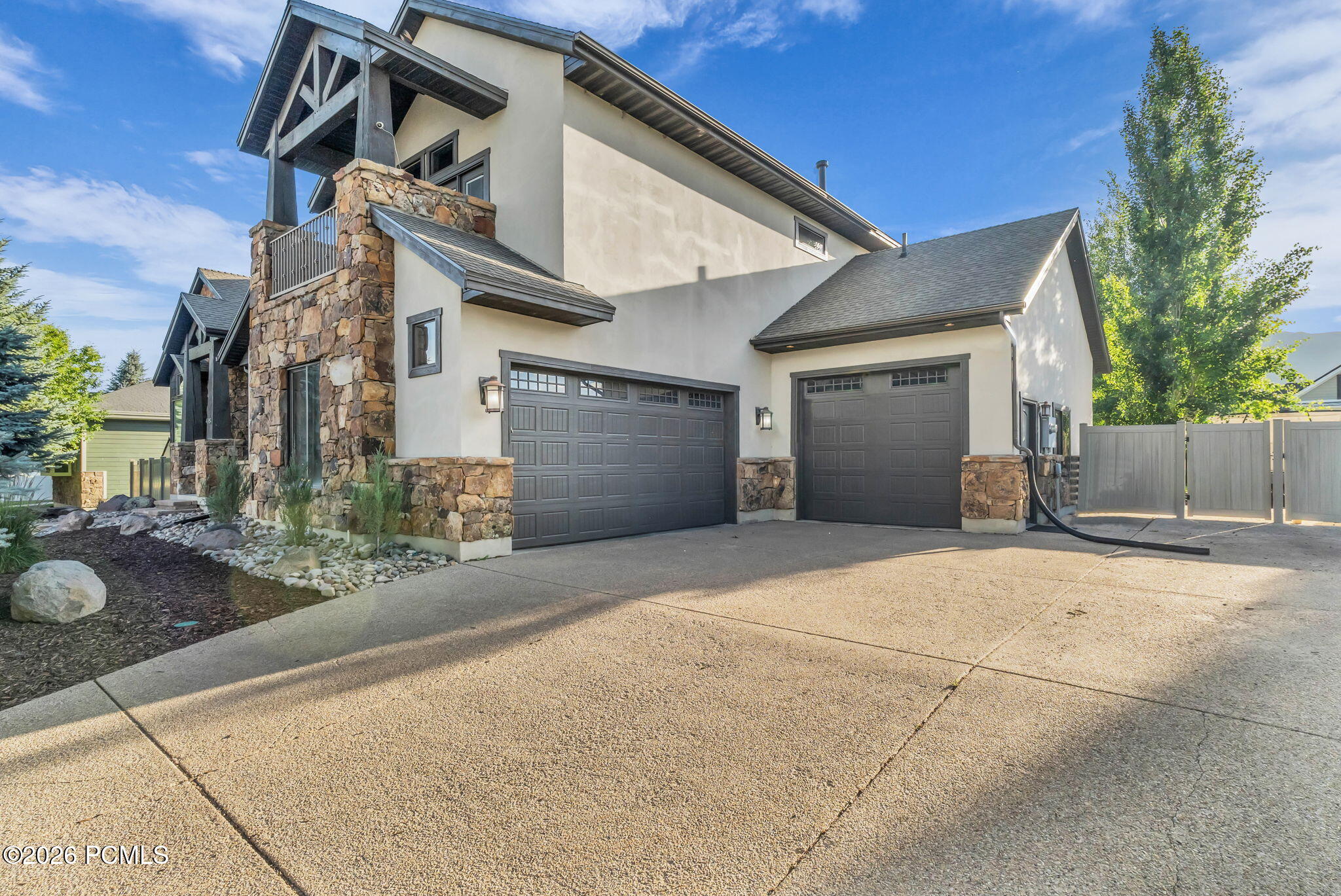 408 S Fox Den Rd