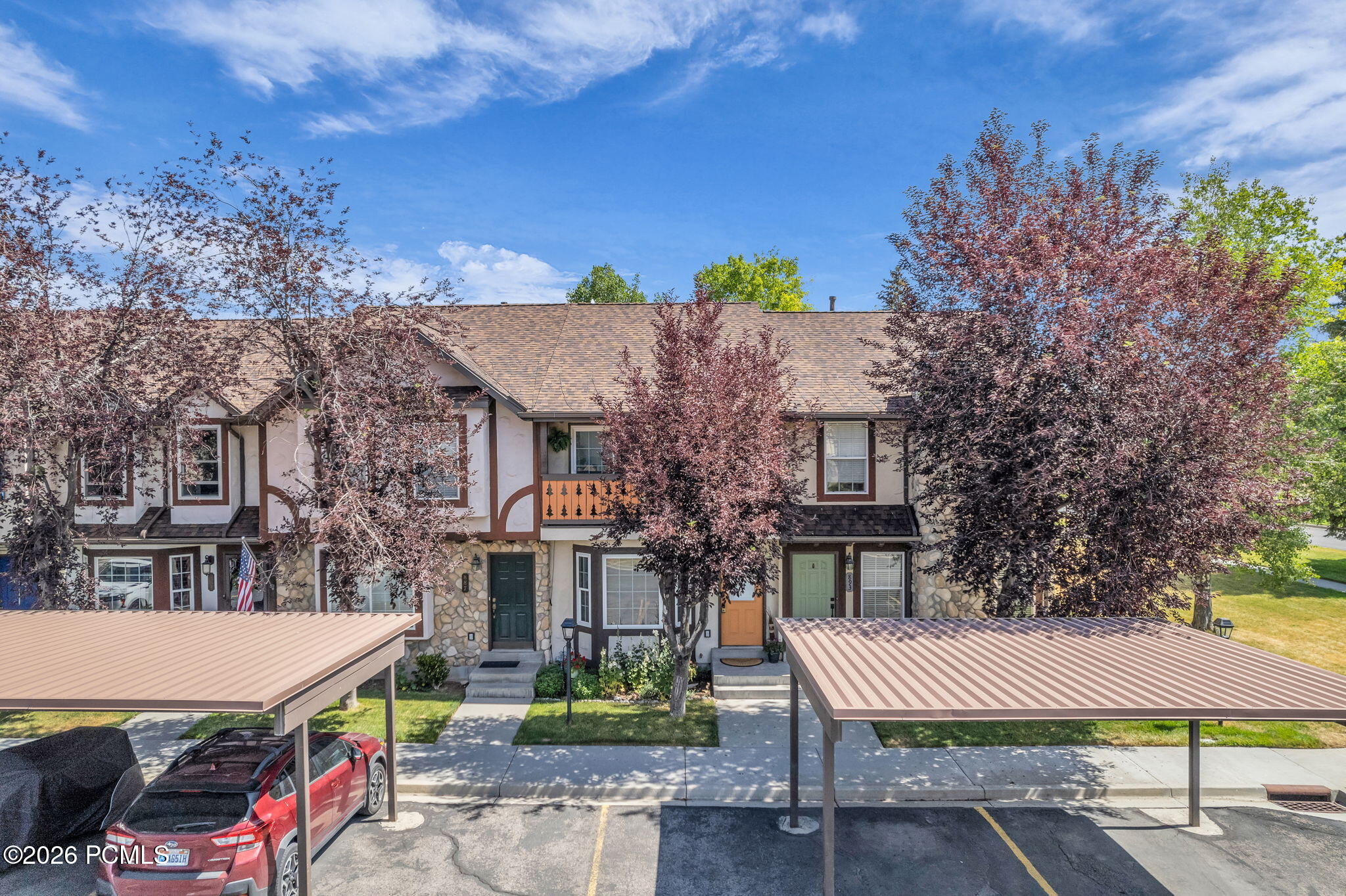 889 Zurich Ln