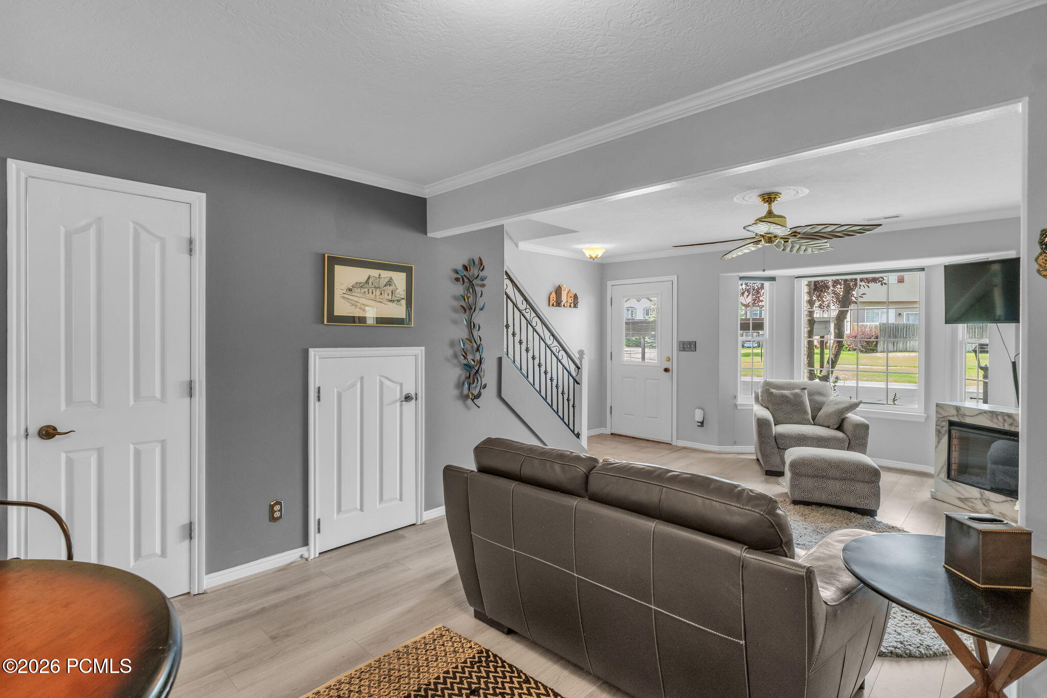 889 Zurich Ln