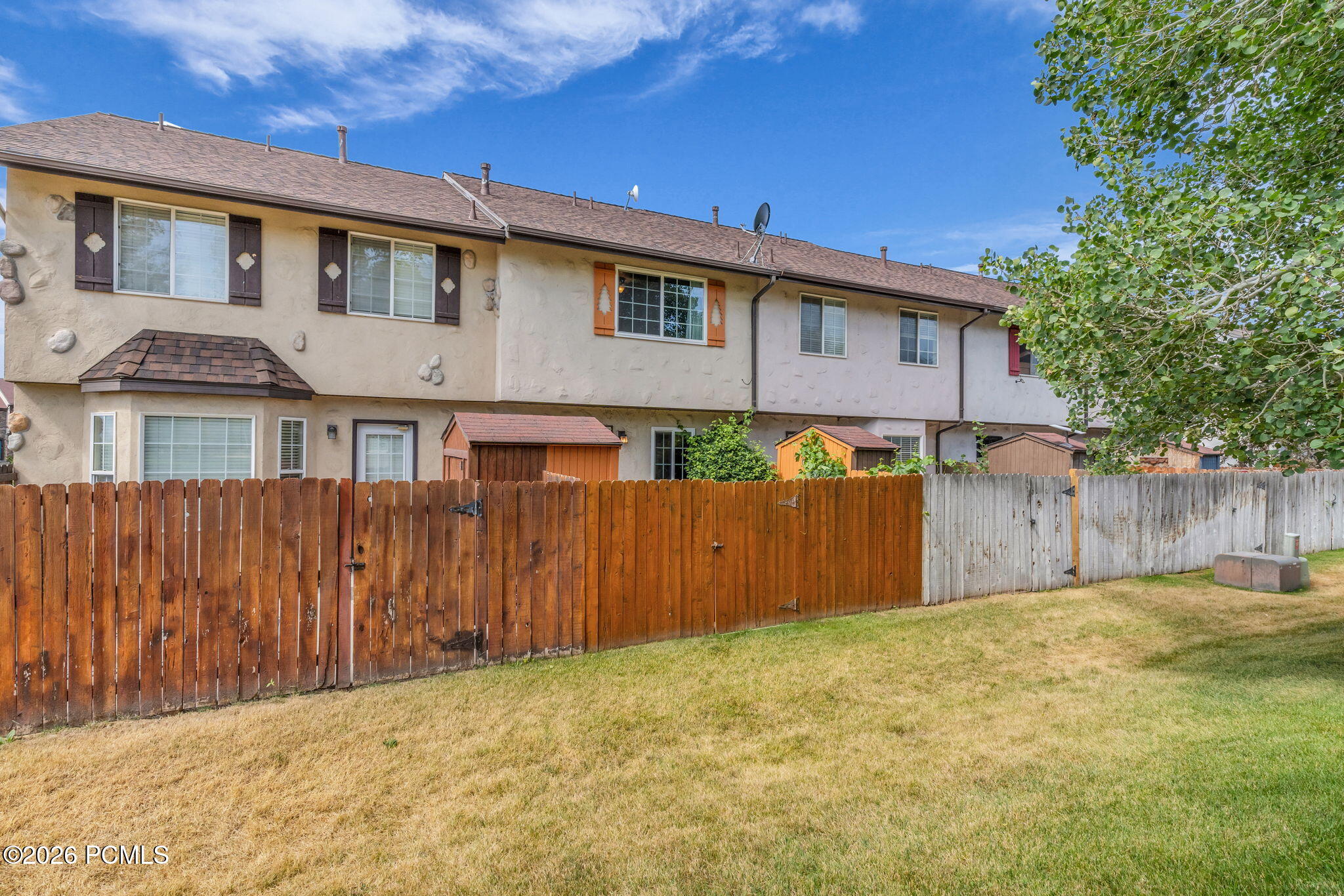 889 Zurich Ln