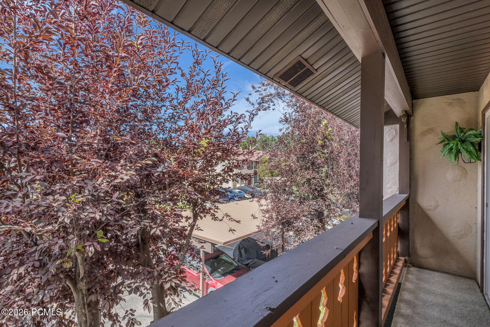 889 Zurich Ln
