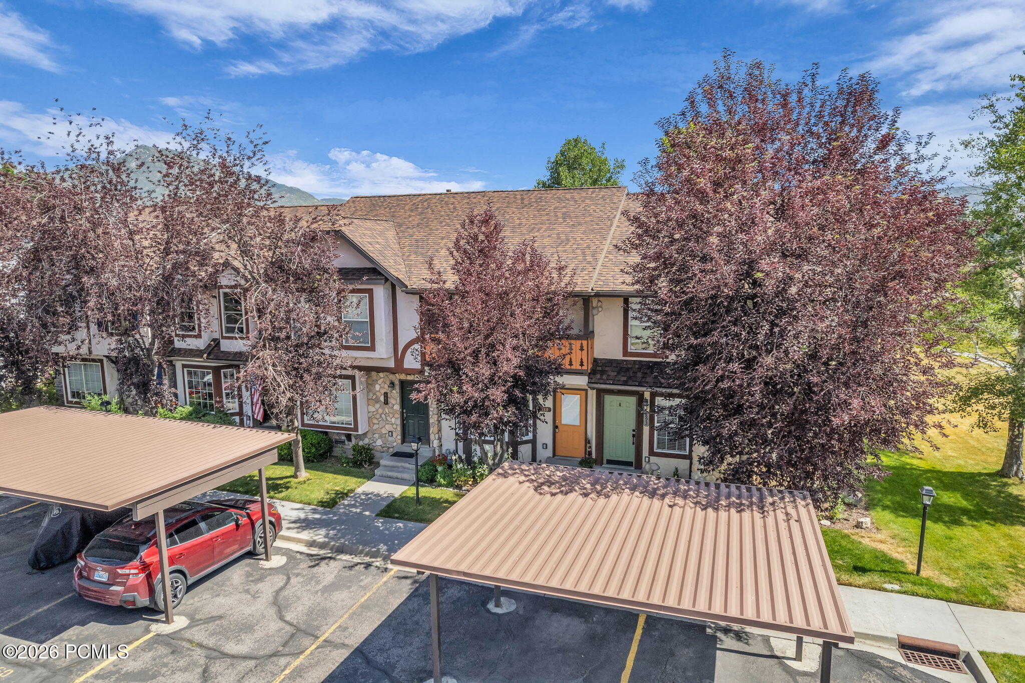 889 Zurich Ln