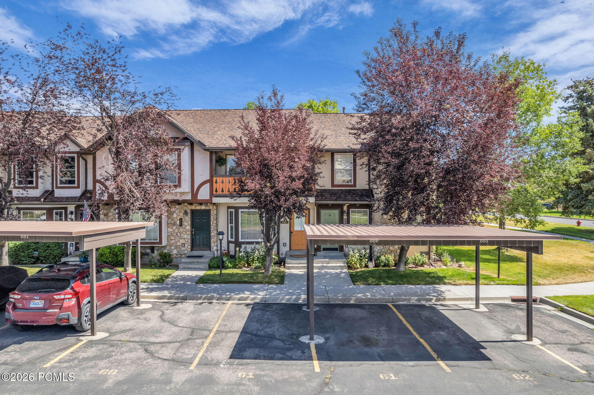 889 Zurich Ln
