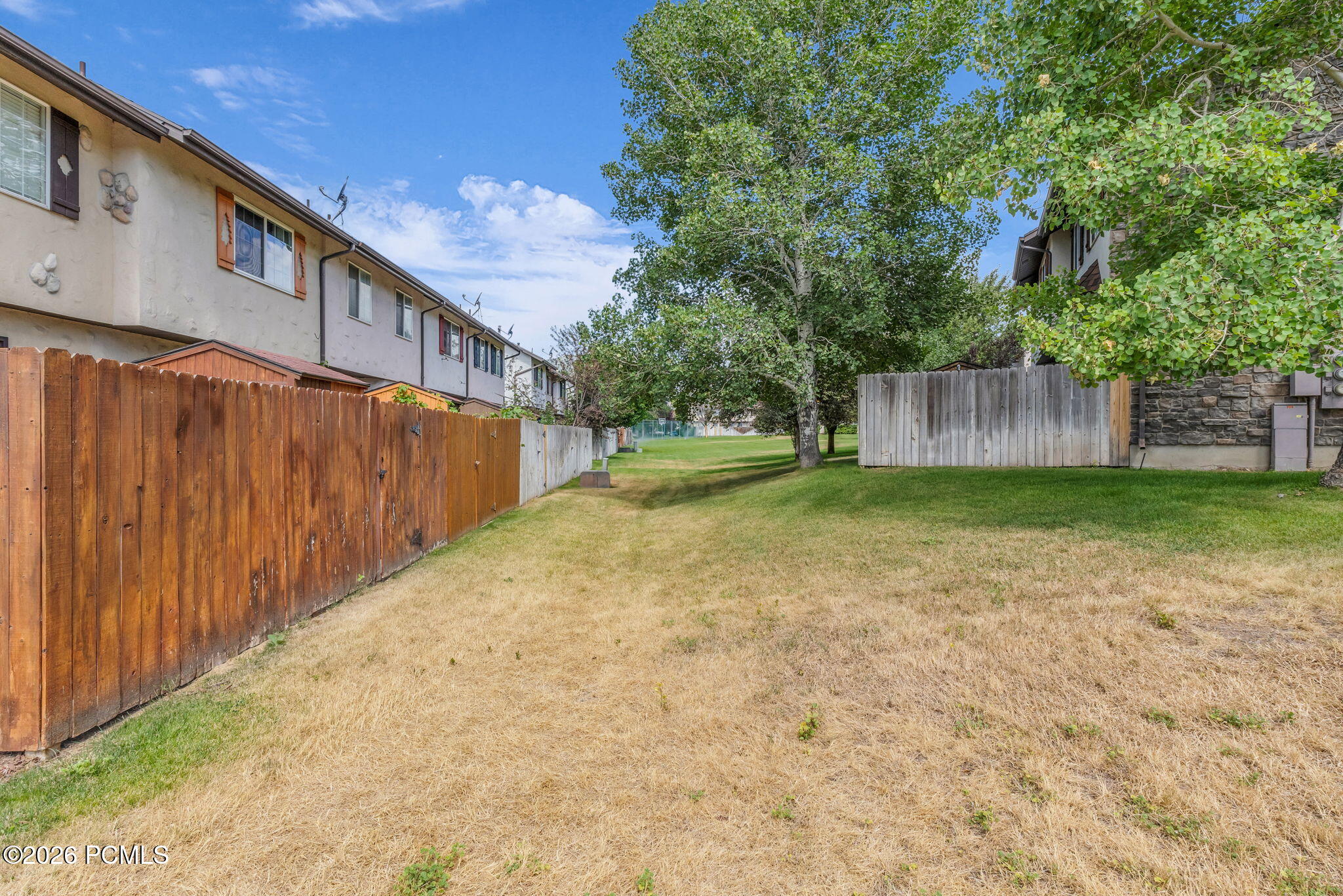 889 Zurich Ln