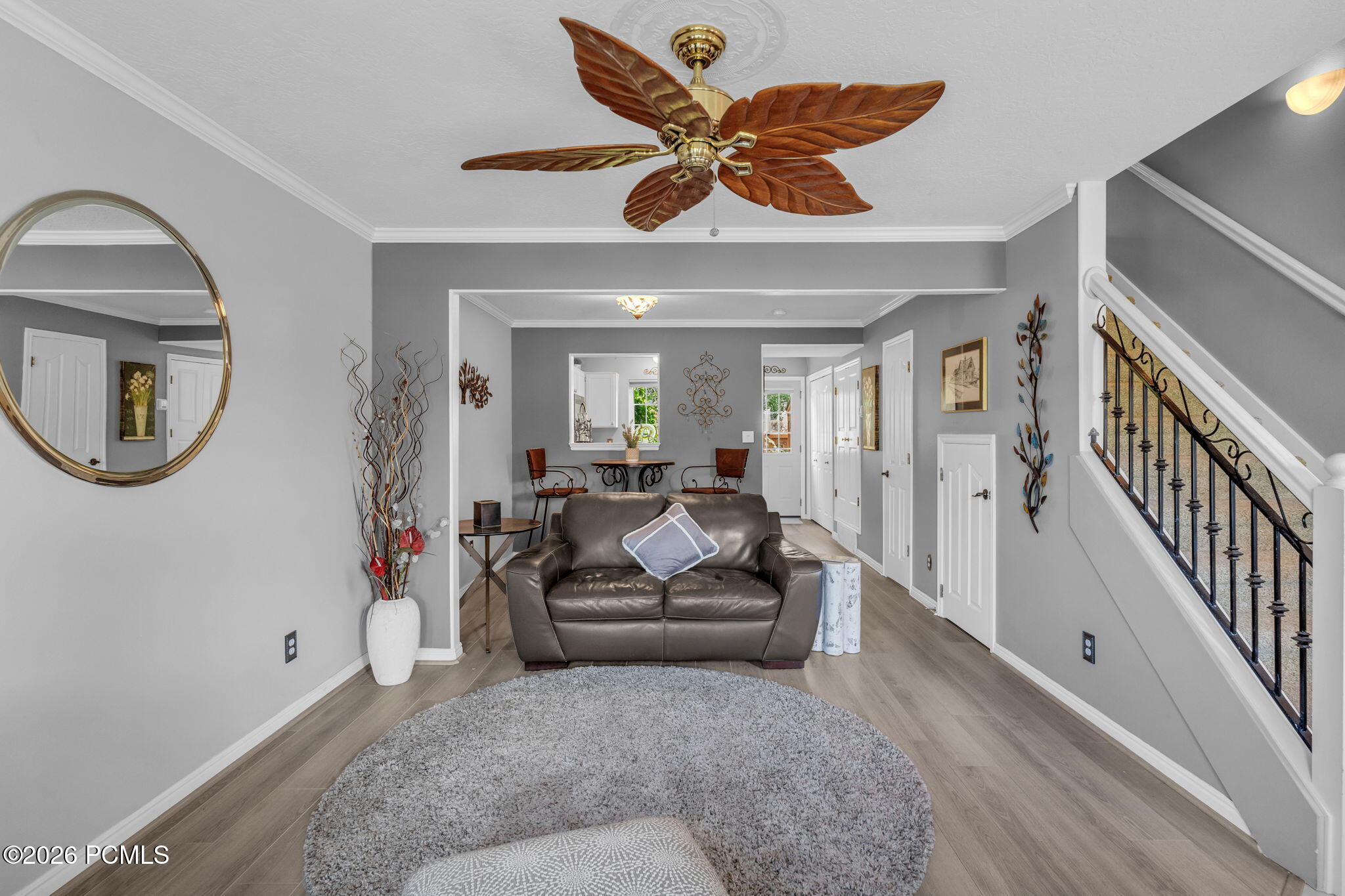 889 Zurich Ln