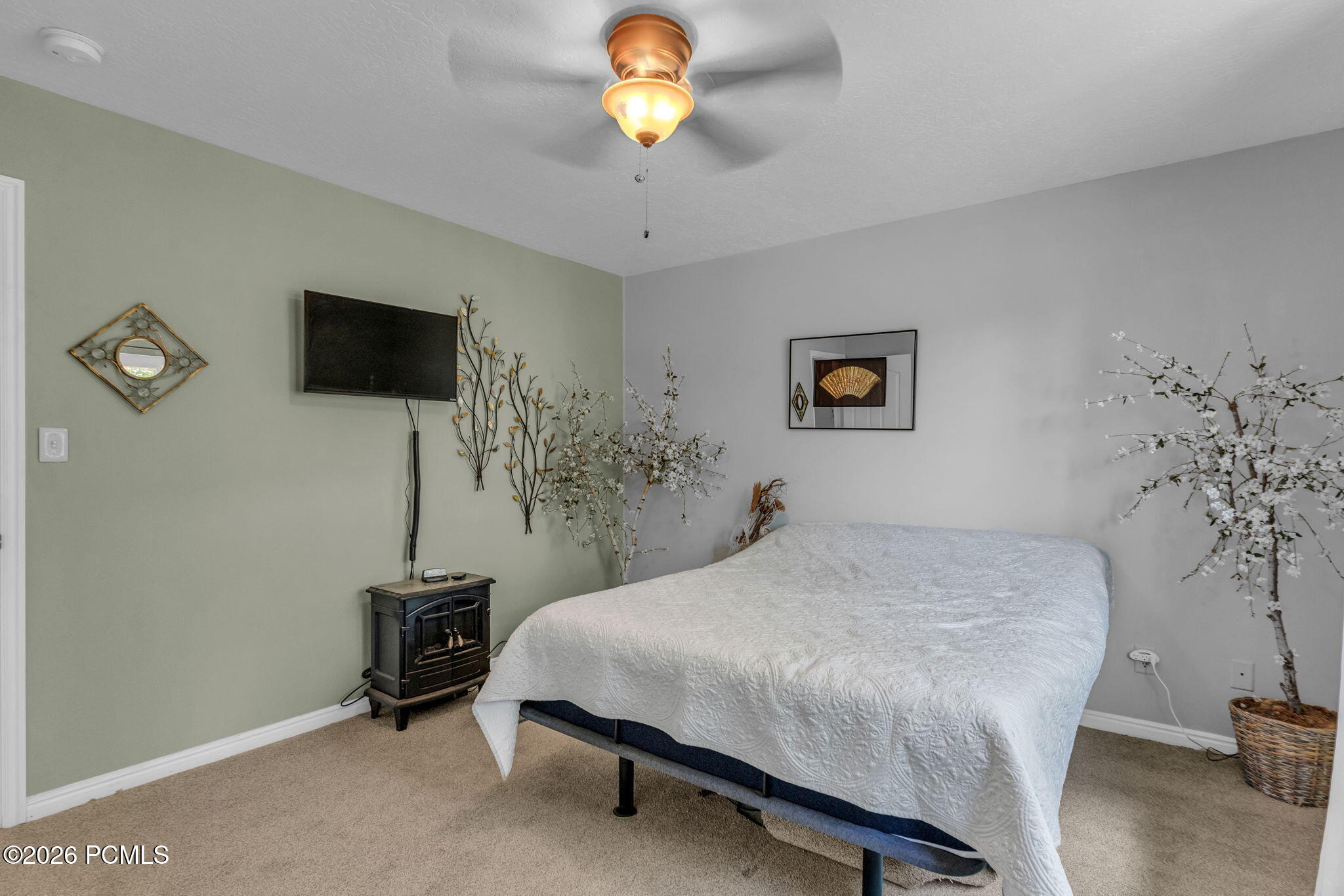 889 Zurich Ln