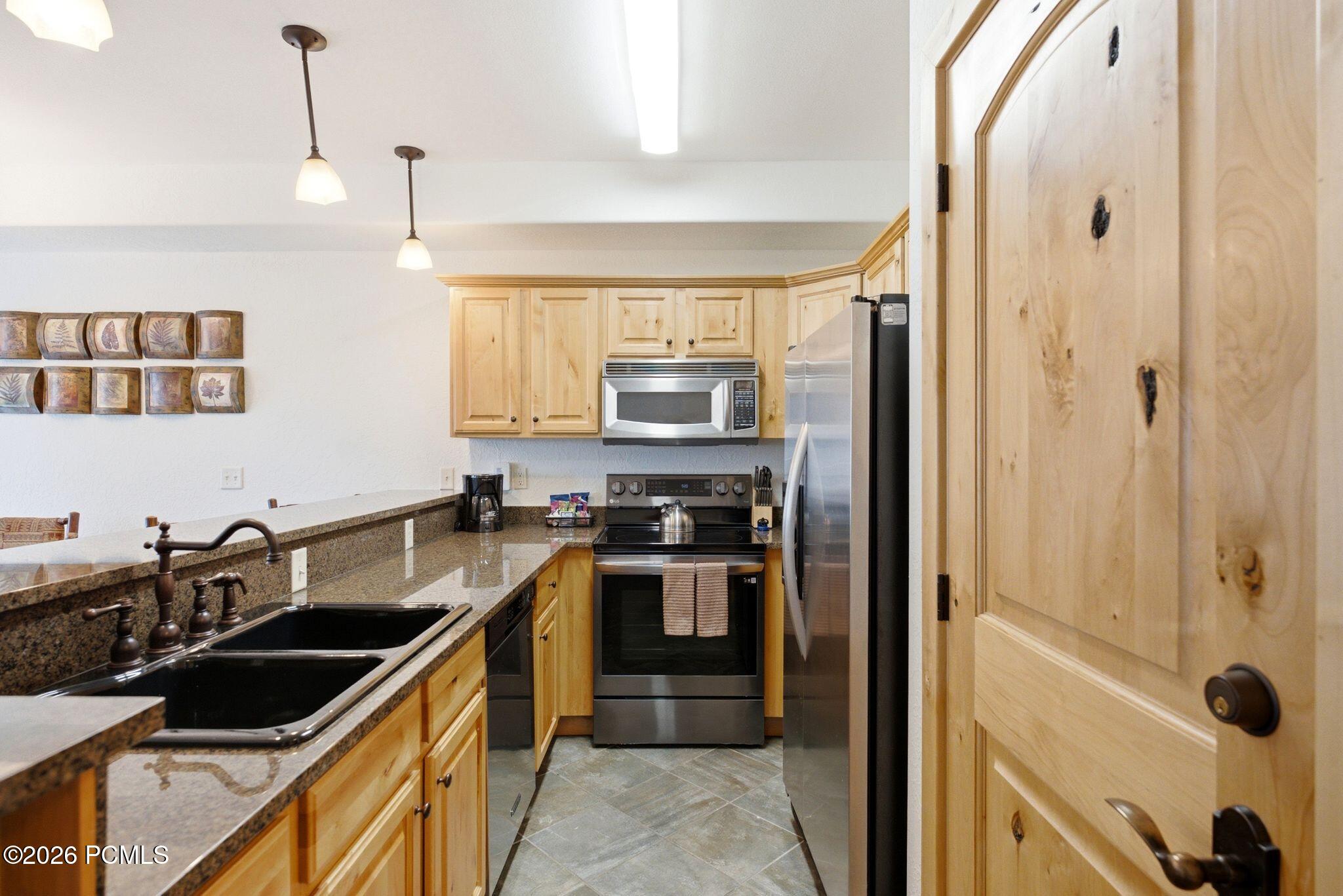 2669 W Canyons Resort Dr 208