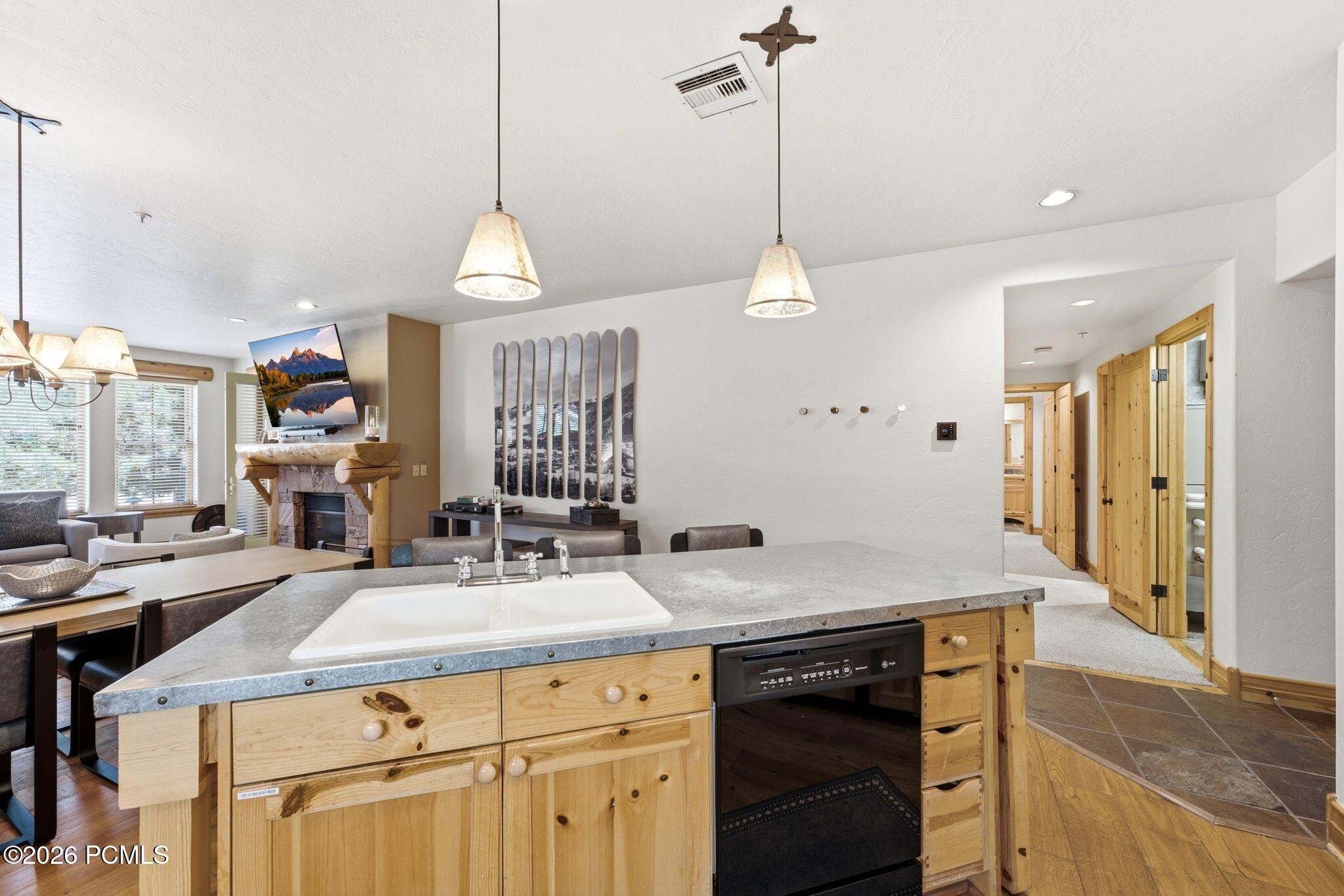2900 Deer Valley Dr C218