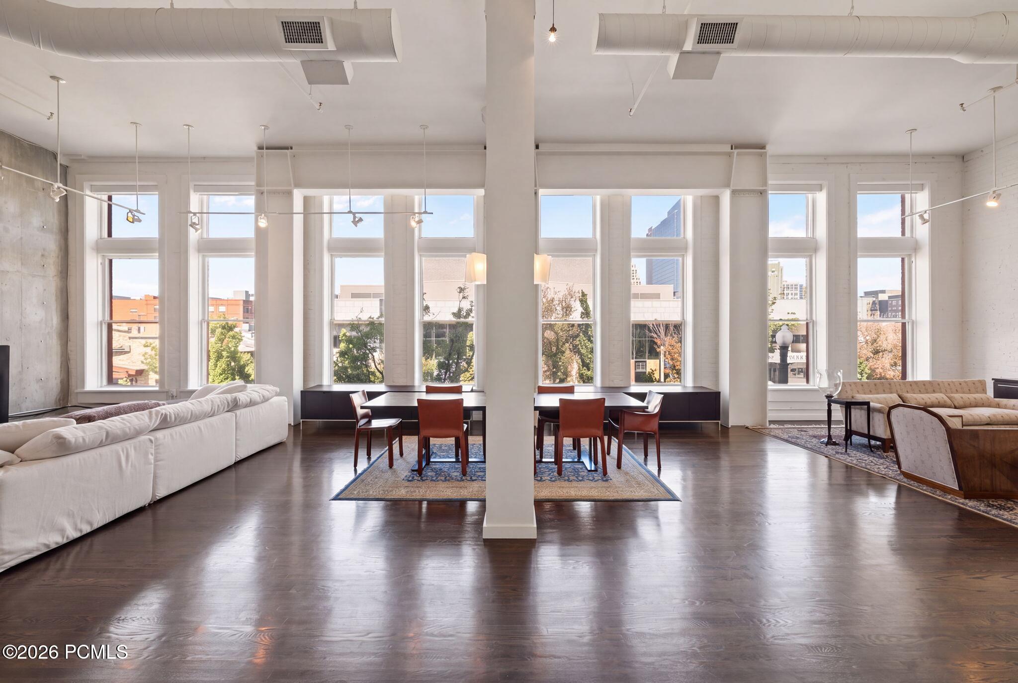159 W Broadway 301