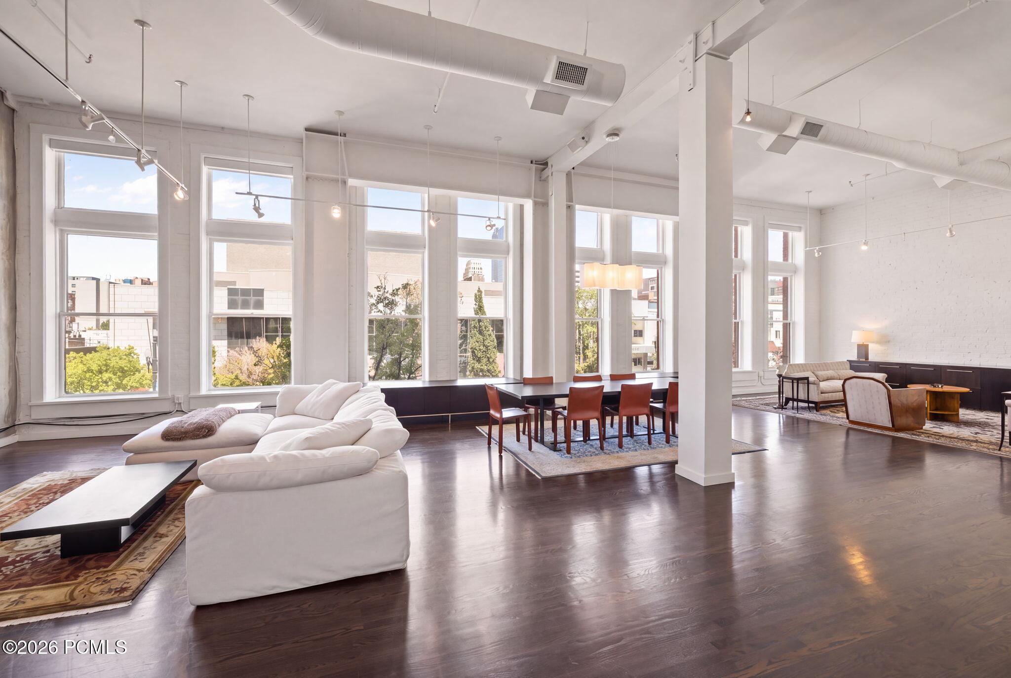 159 W Broadway 301