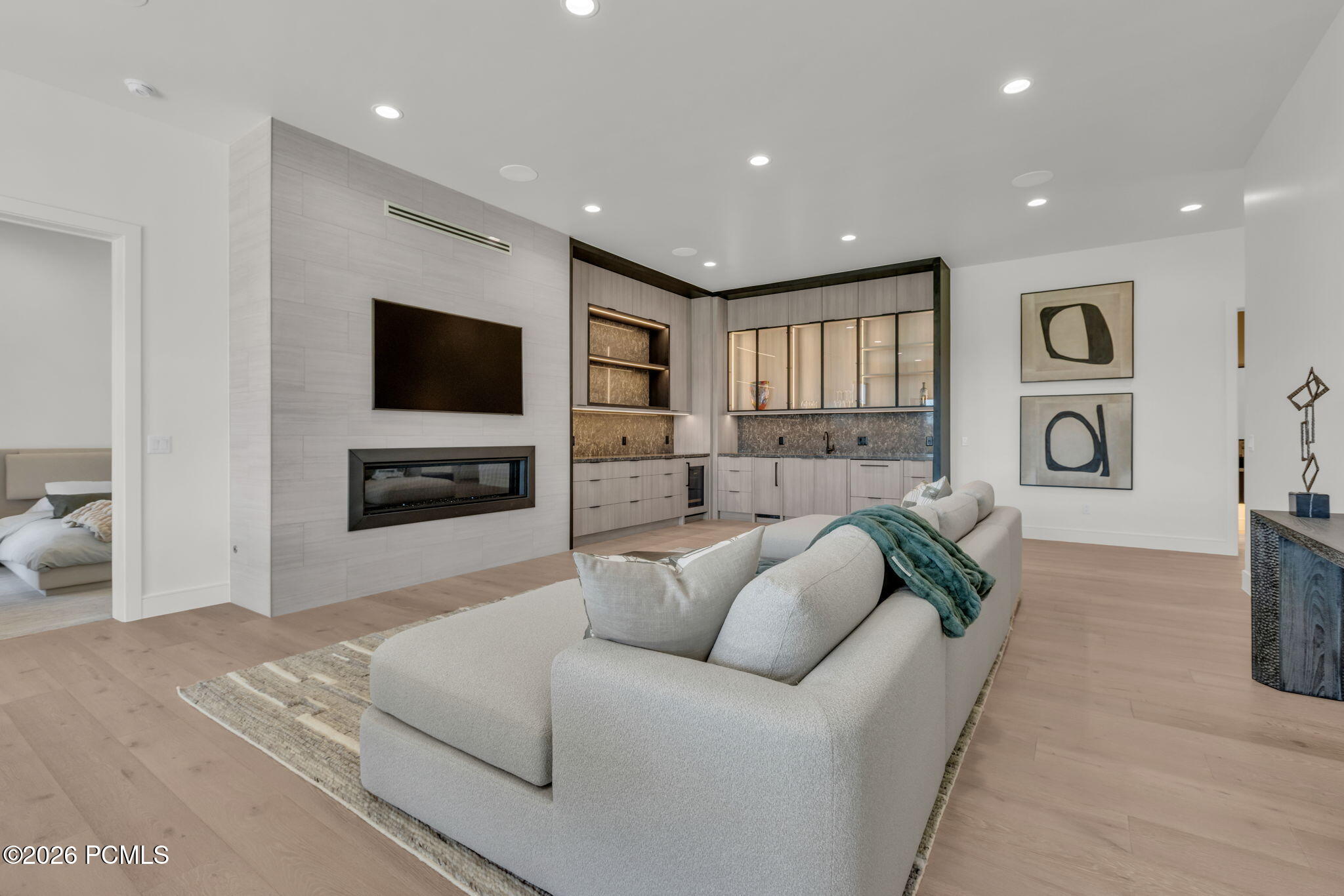 203 W Peace Tree Trail