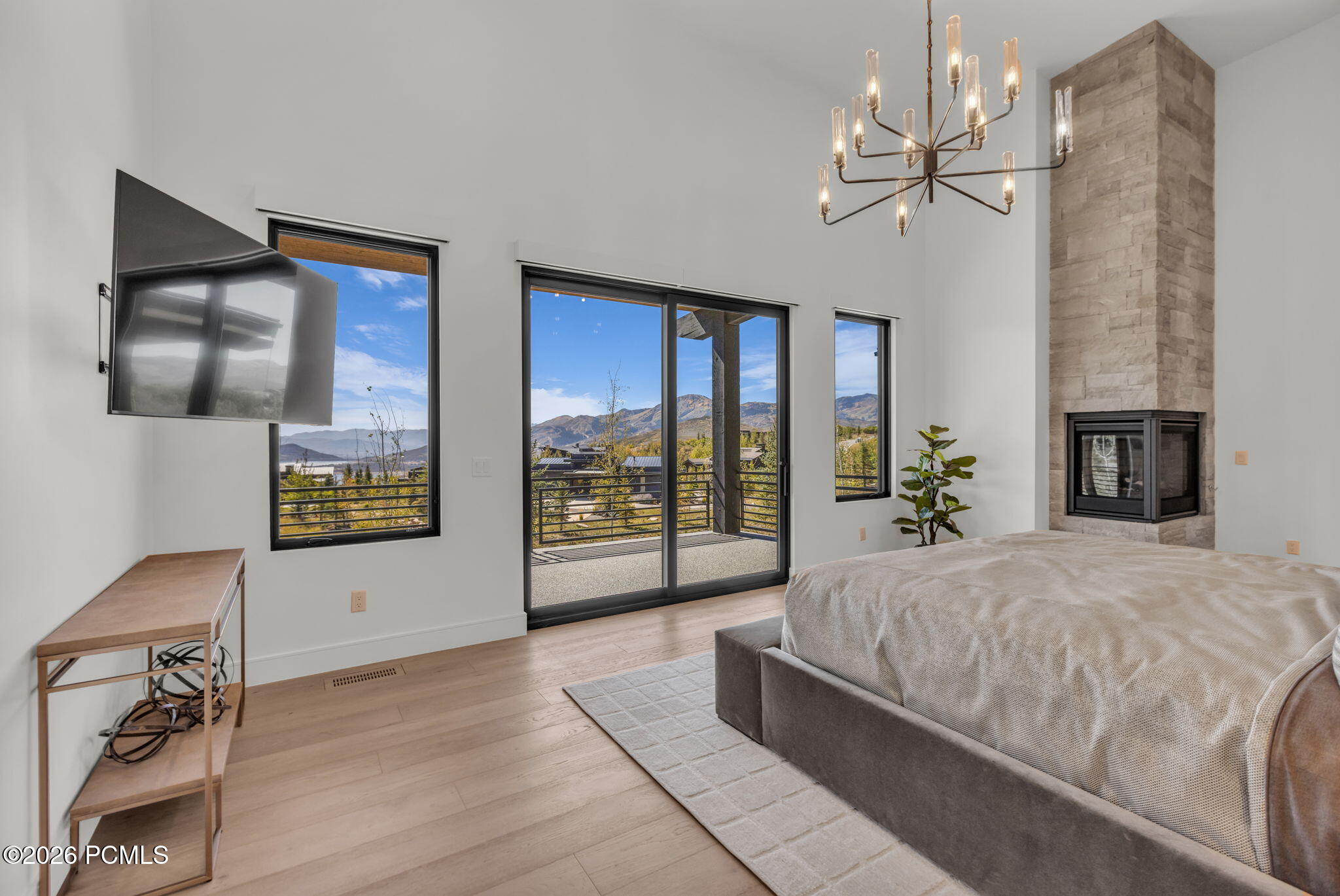 203 W Peace Tree Trail