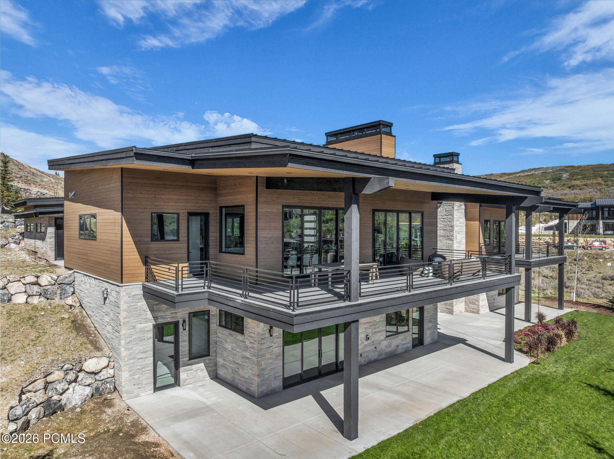 203 W Peace Tree Trail