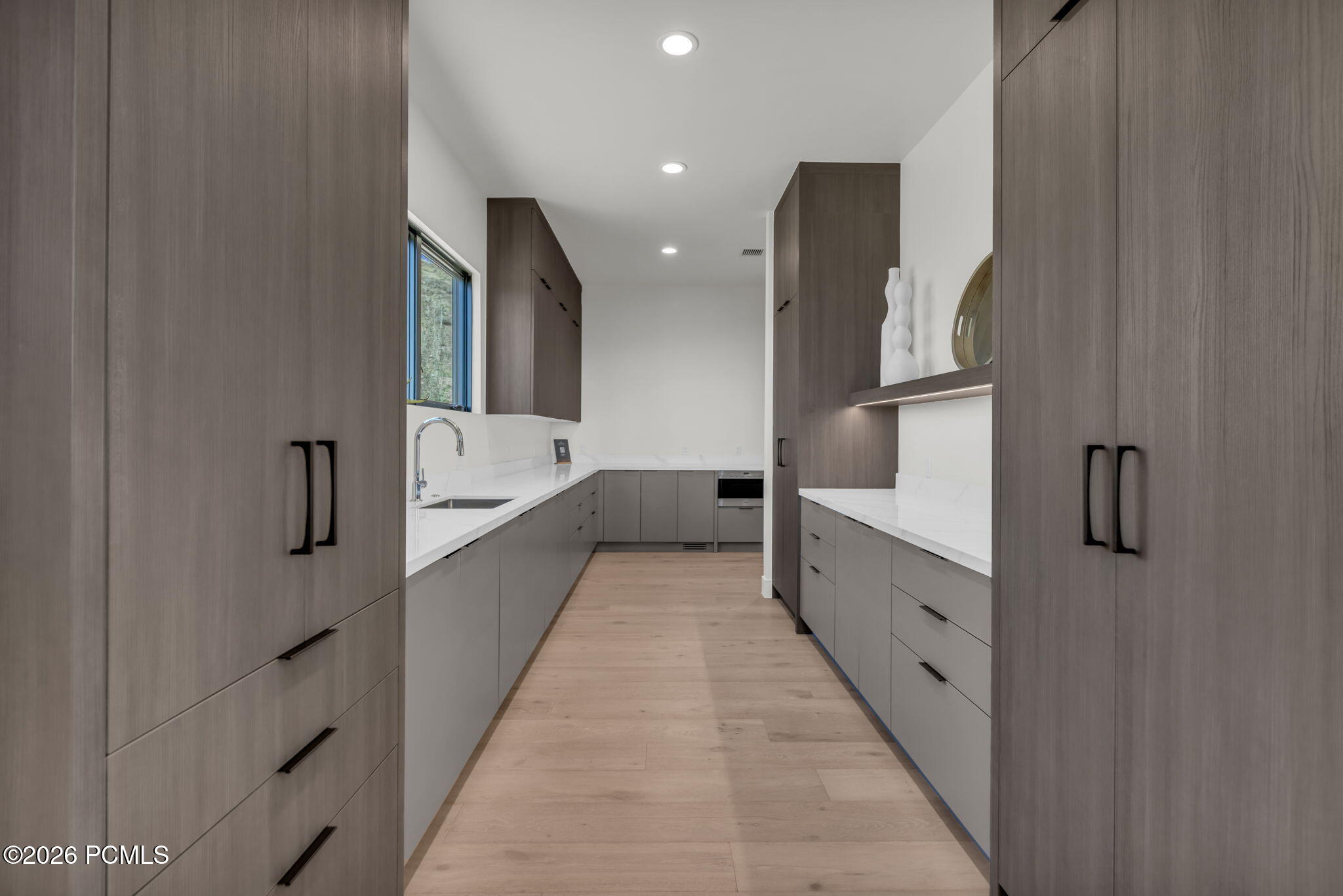 203 W Peace Tree Trail