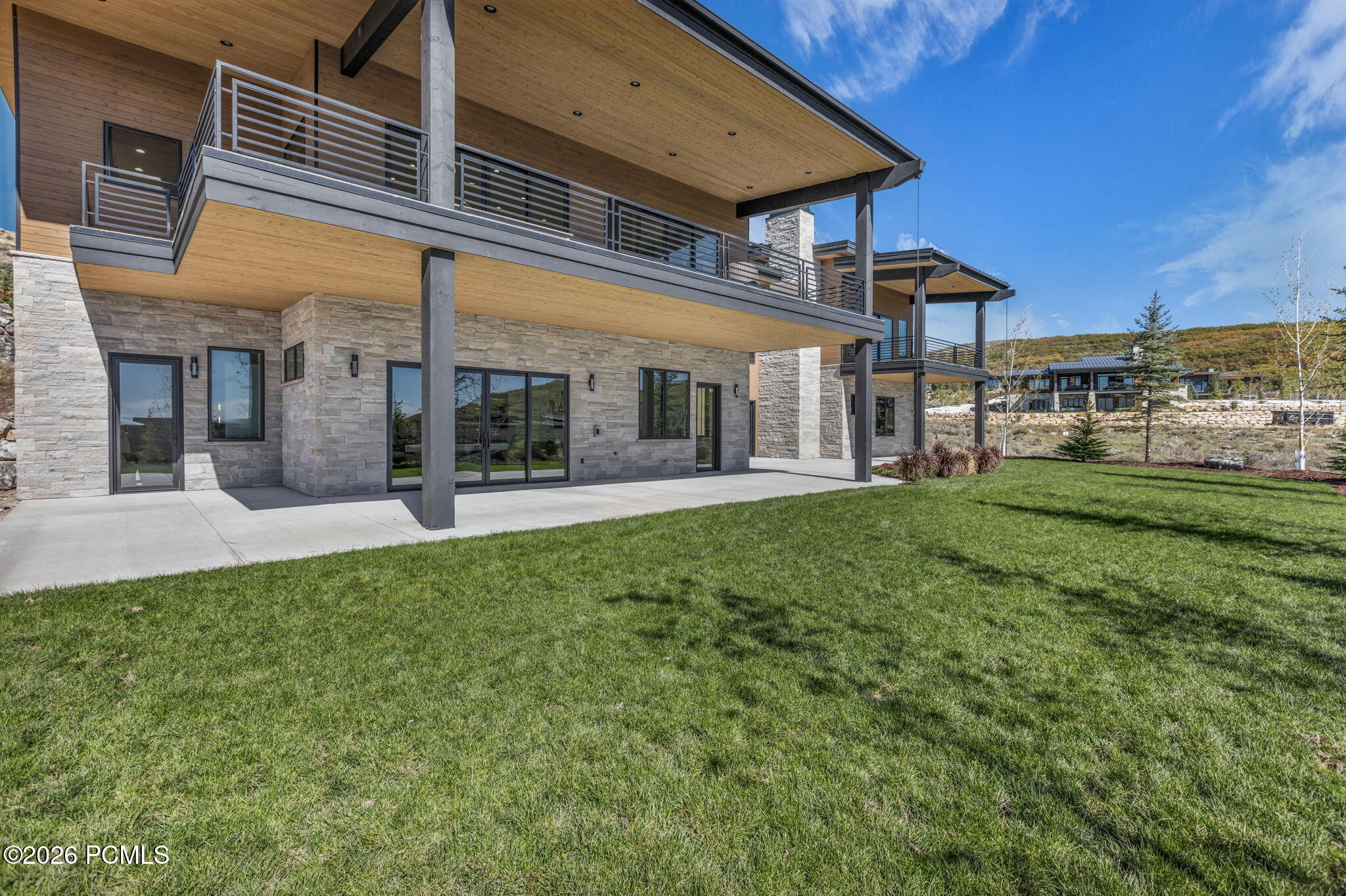 203 W Peace Tree Trail