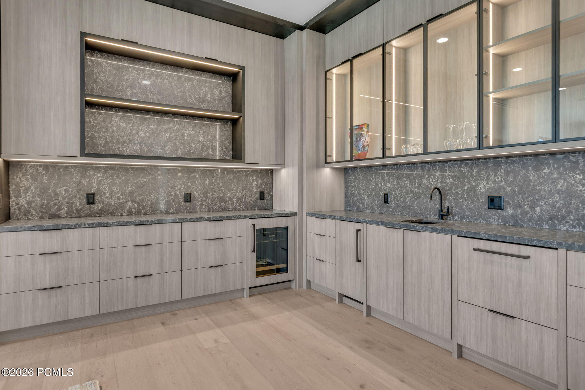 203 W Peace Tree Trail