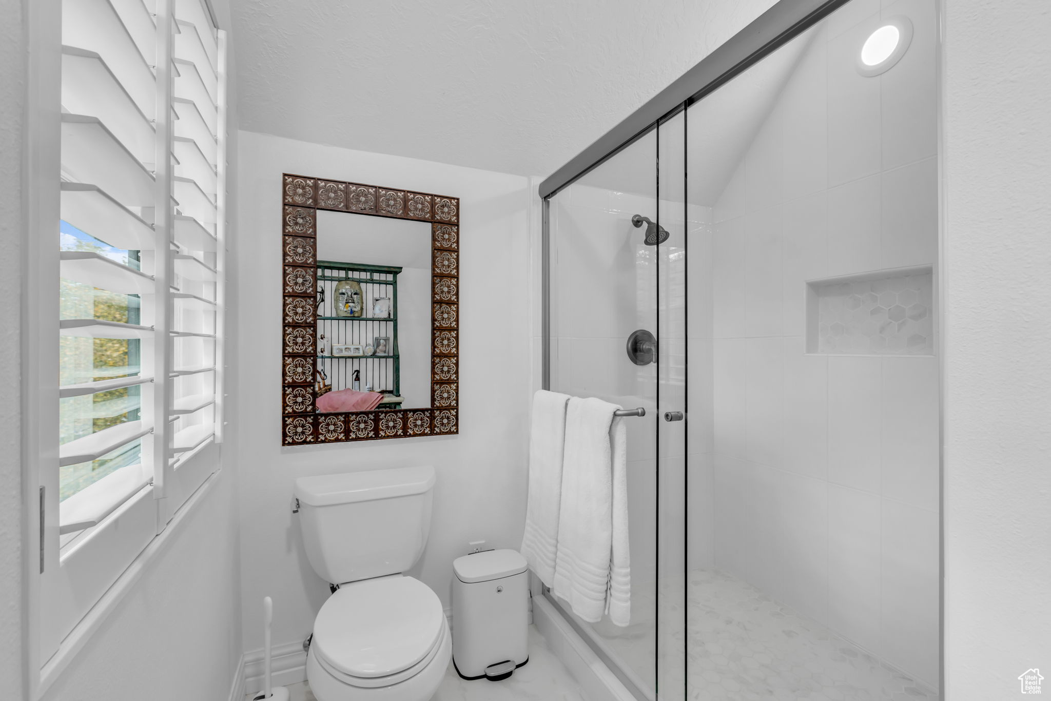 5166 N SILVER SPRINGS RD