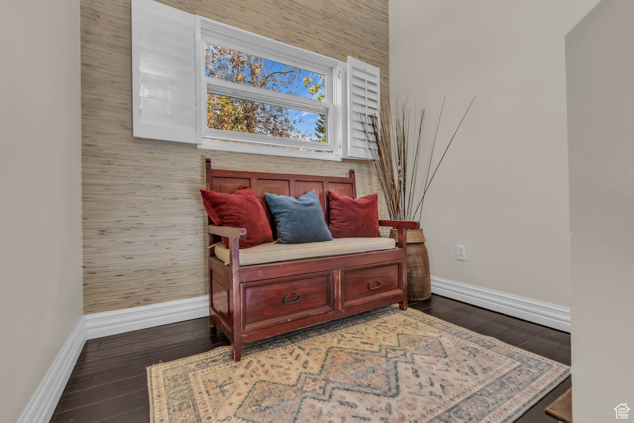 5166 N SILVER SPRINGS RD