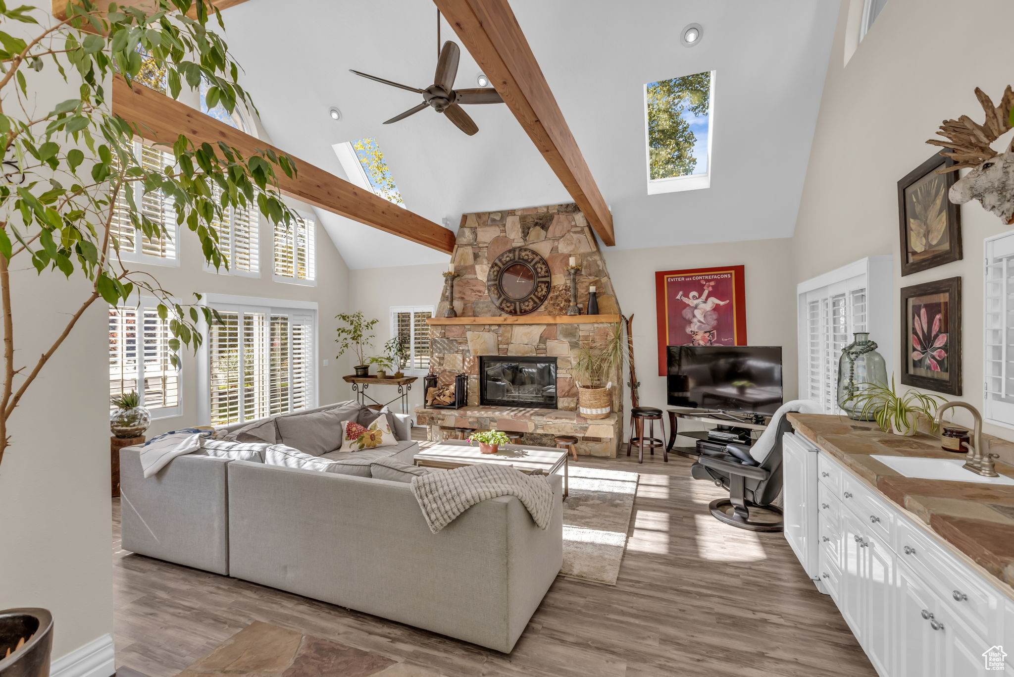 5166 N SILVER SPRINGS RD